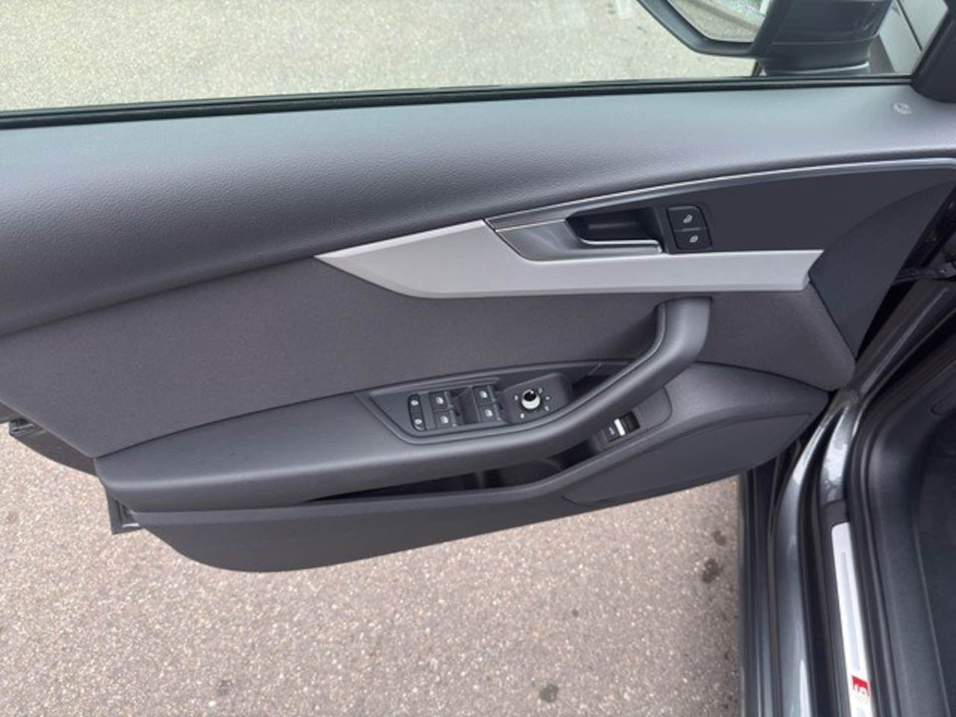 Audi A4 Avant S line