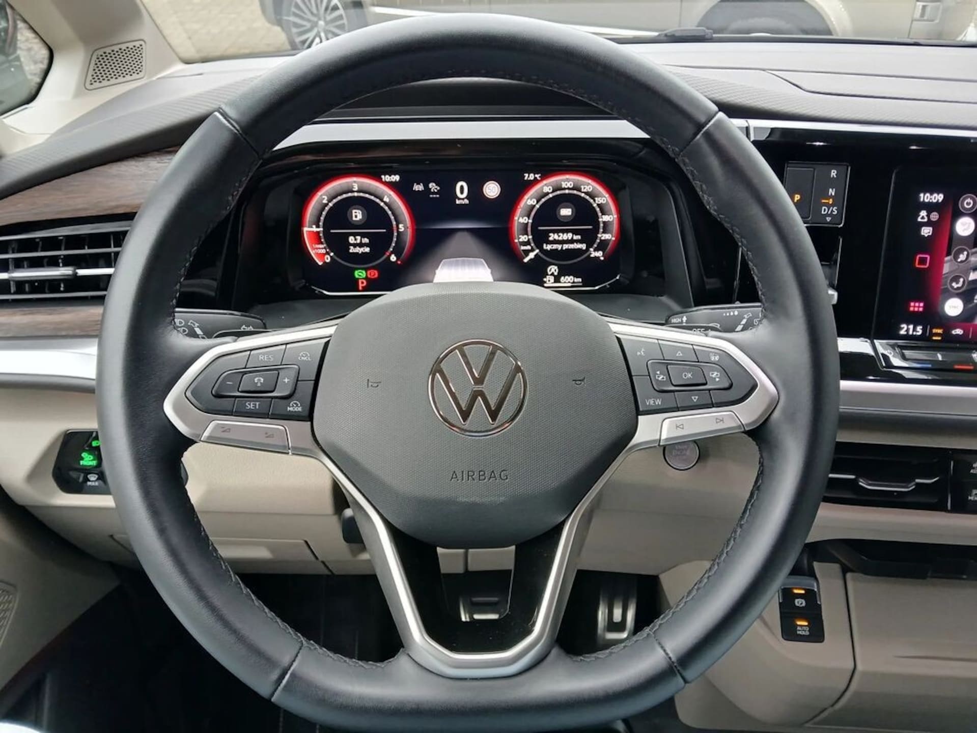 Volkswagen Multivan długi rozstaw osi Style