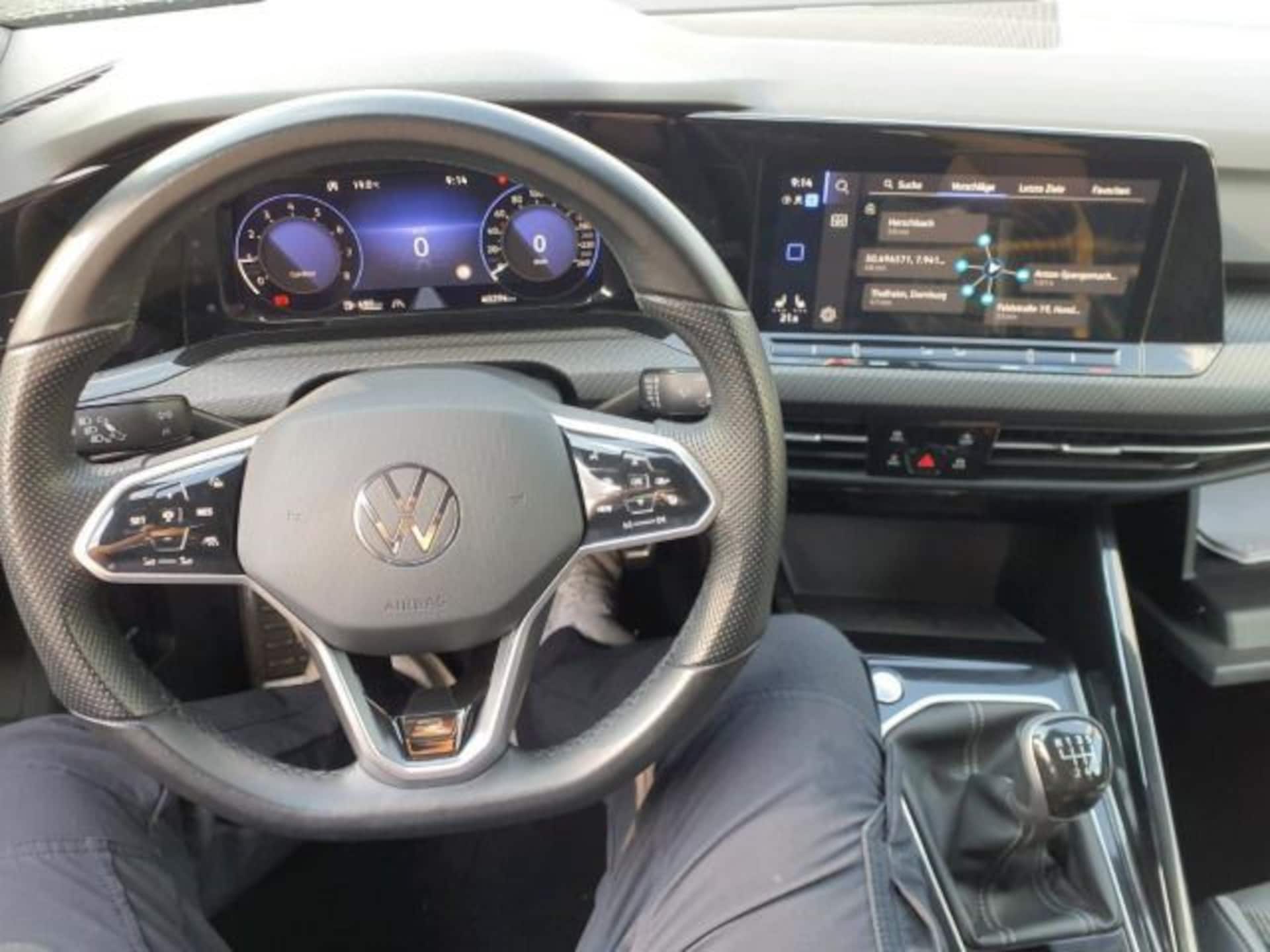 Volkswagen Golf R-Line