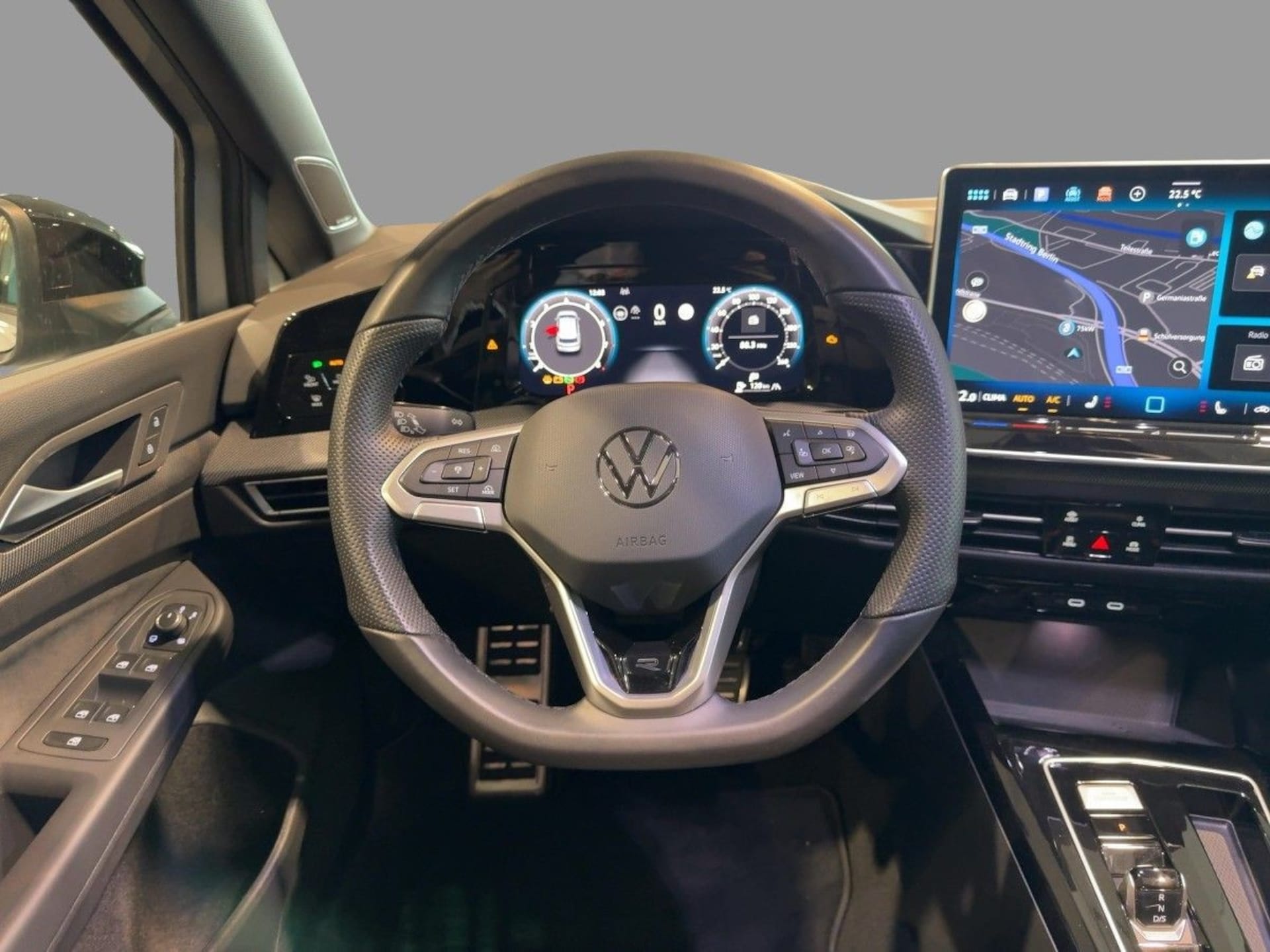 Volkswagen Golf R-Line