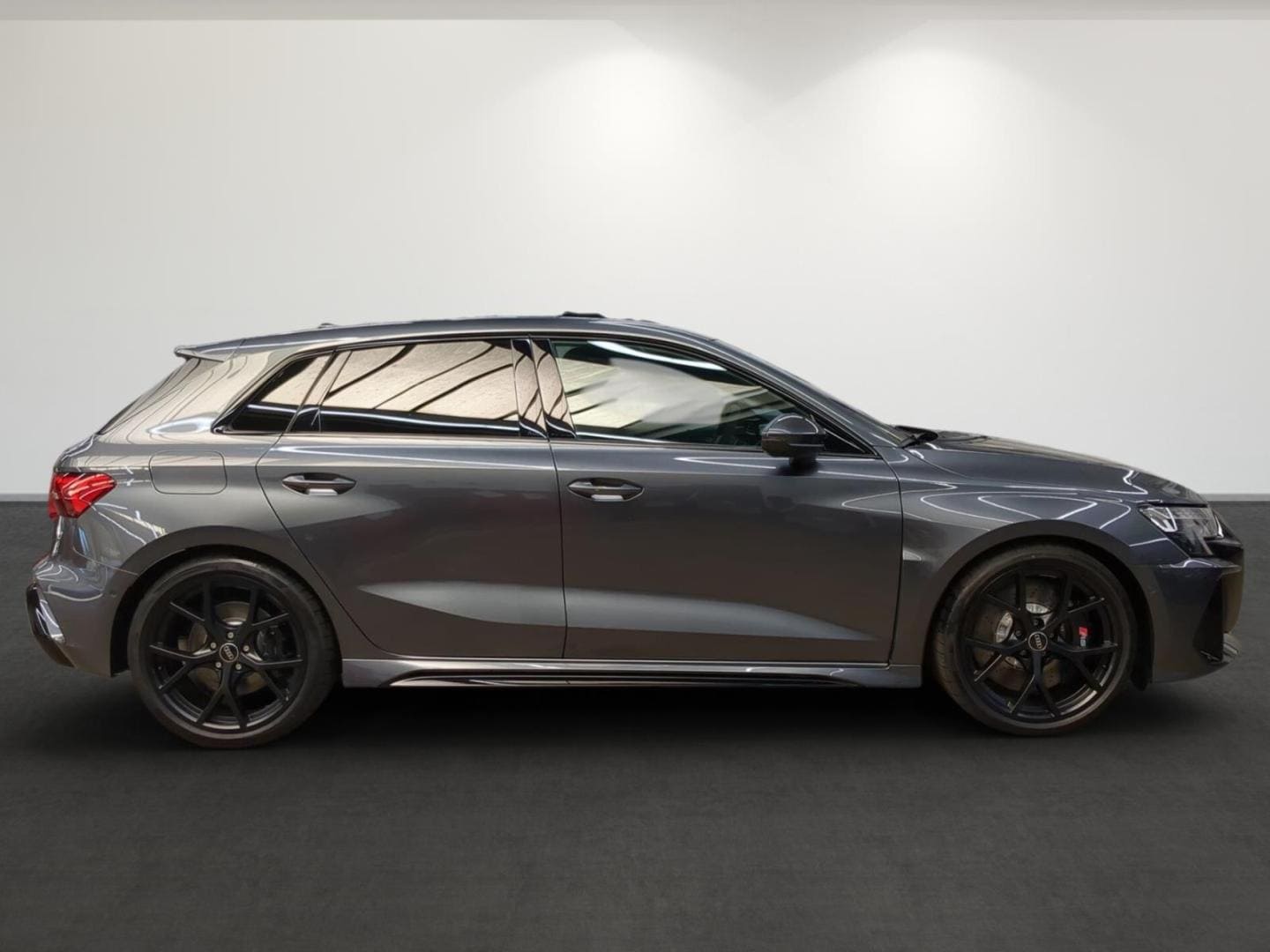 Bild über Audi RS 3 Sportback TFSI quattro 294 kW S tronic - für weitere Informationen kontaktieren Sie den Audi Partner
