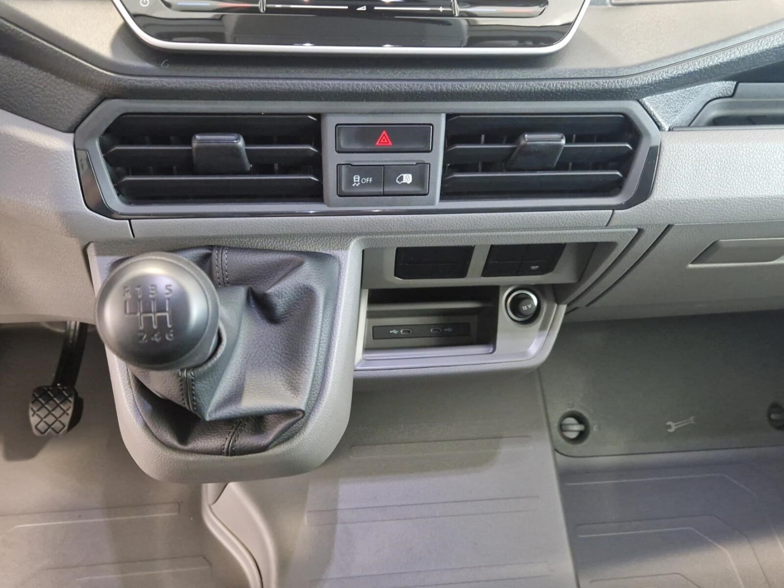 Volkswagen Crafter Kasten mittlerer Radstand – Bild 15