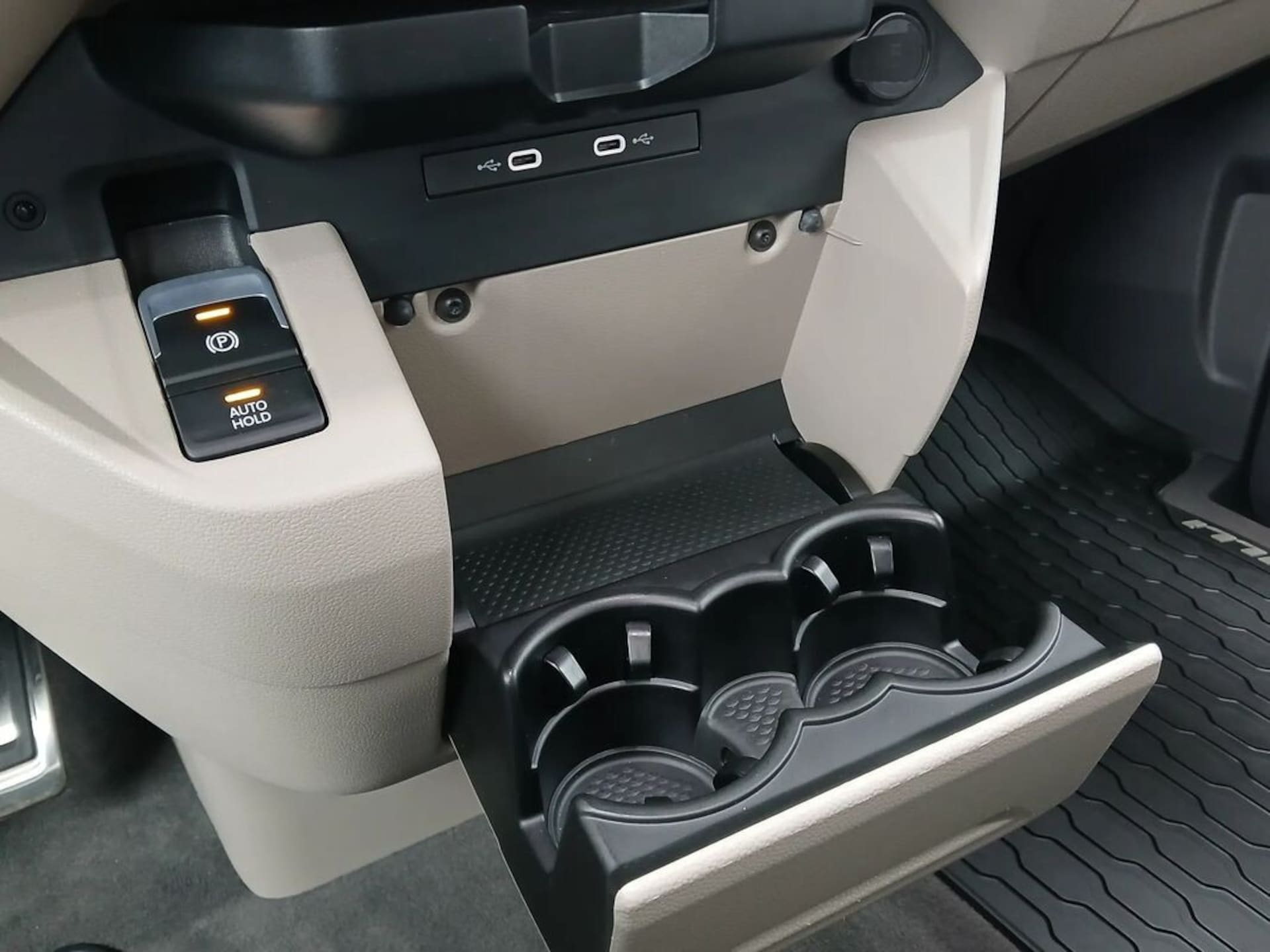 Volkswagen Multivan długi rozstaw osi Style