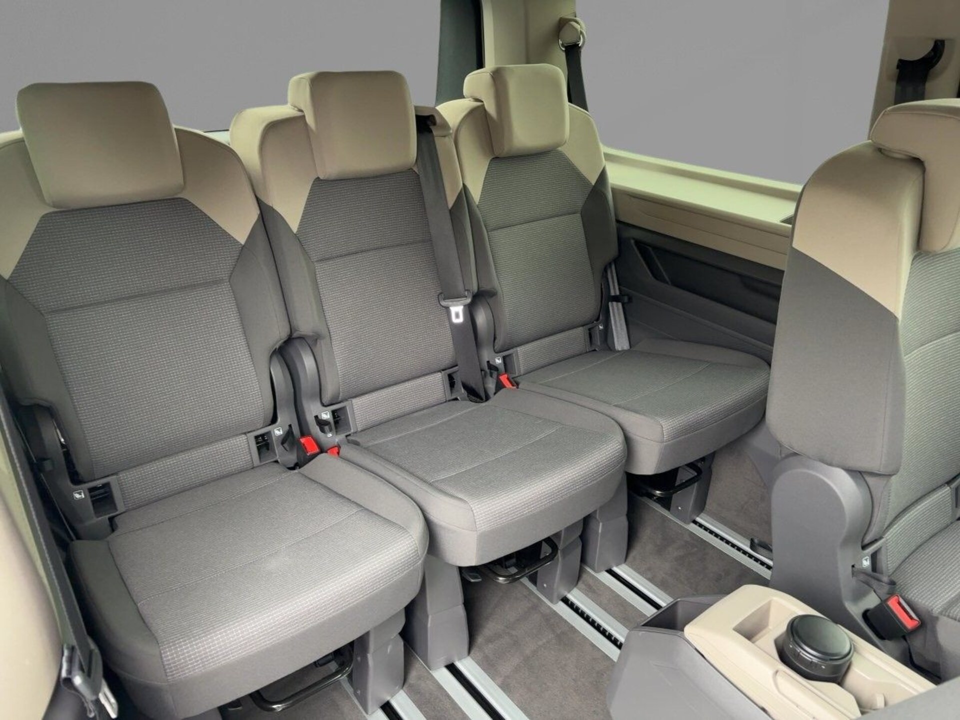 Volkswagen Multivan Langversion Basis-Modell