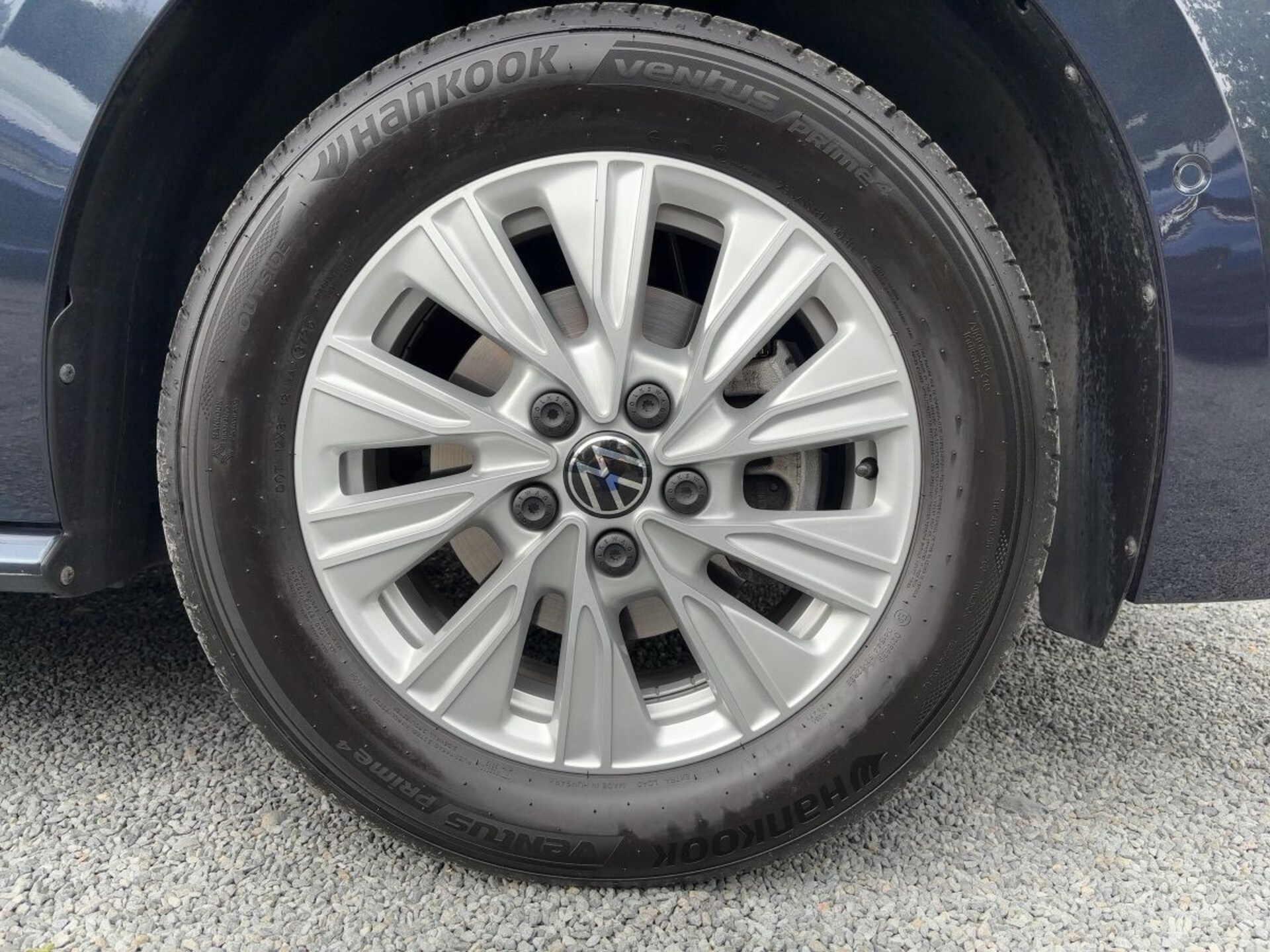 Volkswagen Multivan Langversion Basis-Modell
