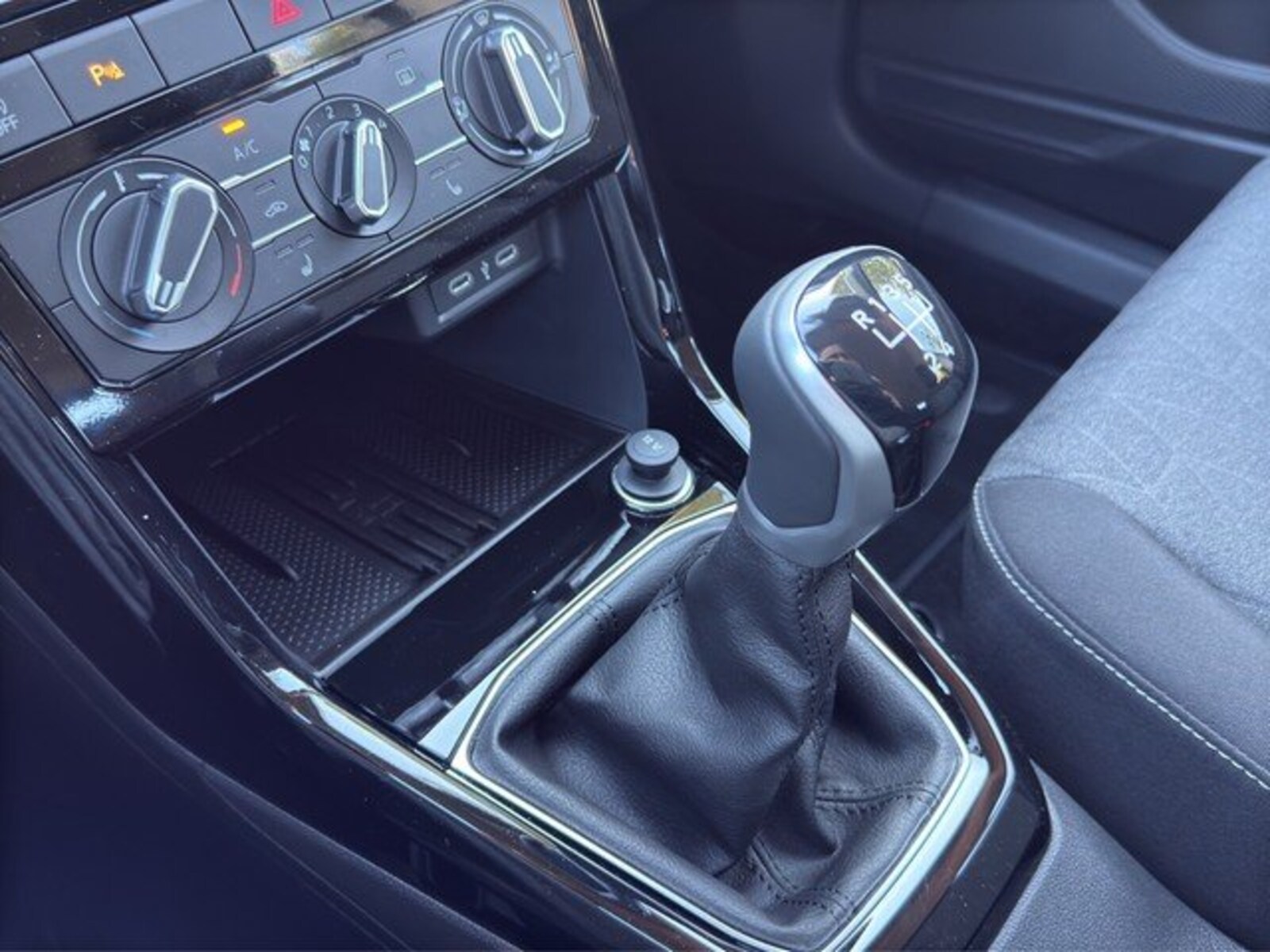 Volkswagen T-Cross – Bild 18