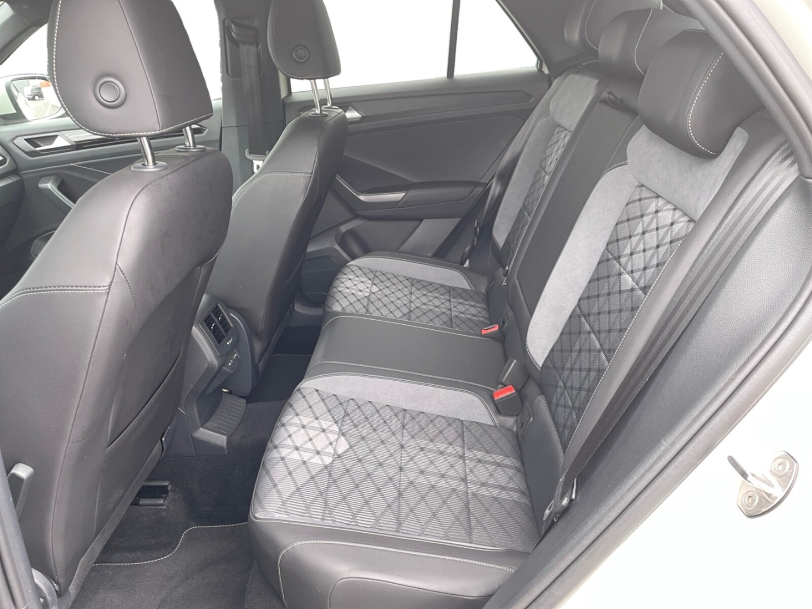 Volkswagen T-Roc – Bild 13