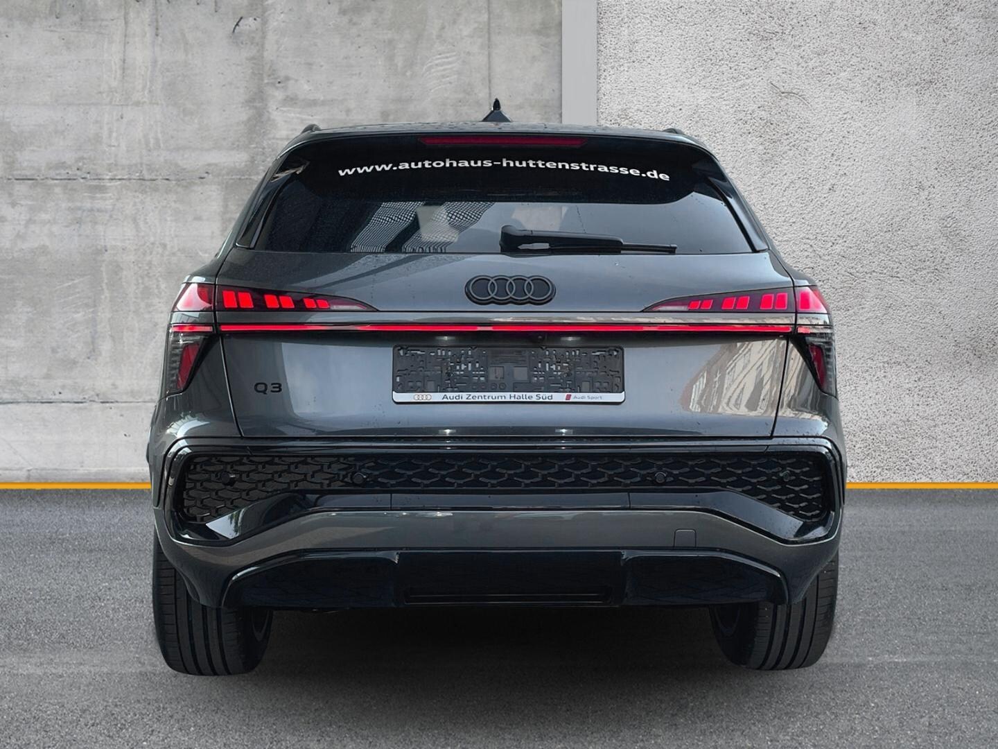Bild über Audi Q3 SUV TFSI 110 kW S tronic - für weitere Informationen kontaktieren Sie den Audi Partner