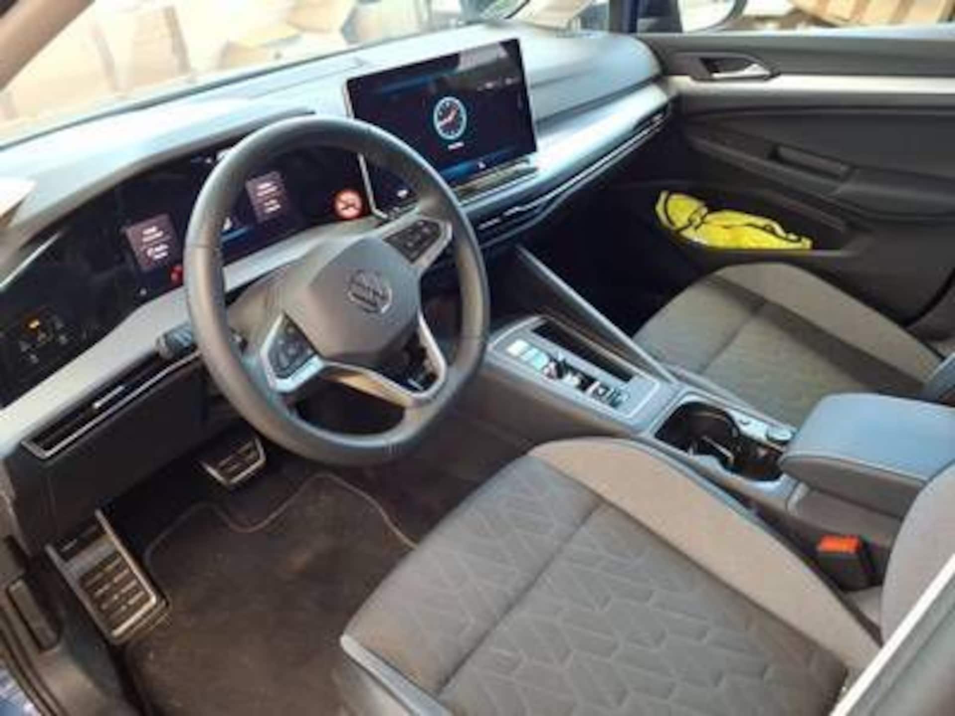 Volkswagen Golf Life
