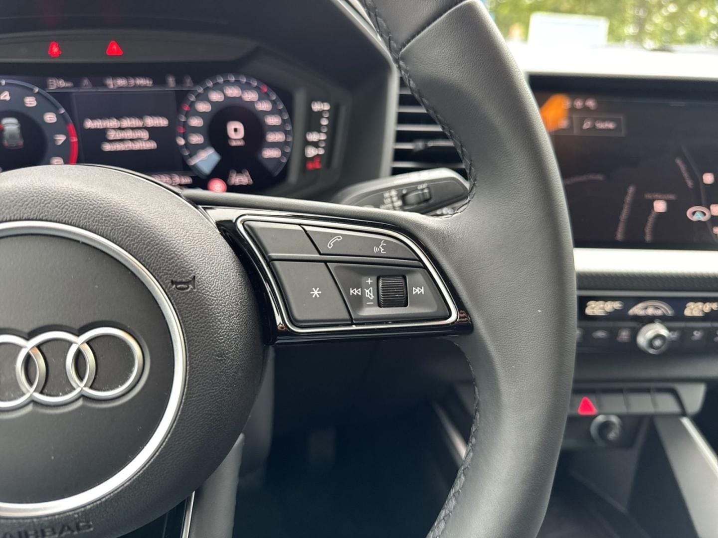 Bild über Audi A1 allstreet 30 TFSI Schaltgetriebe - für weitere Informationen kontaktieren Sie den Audi Partner