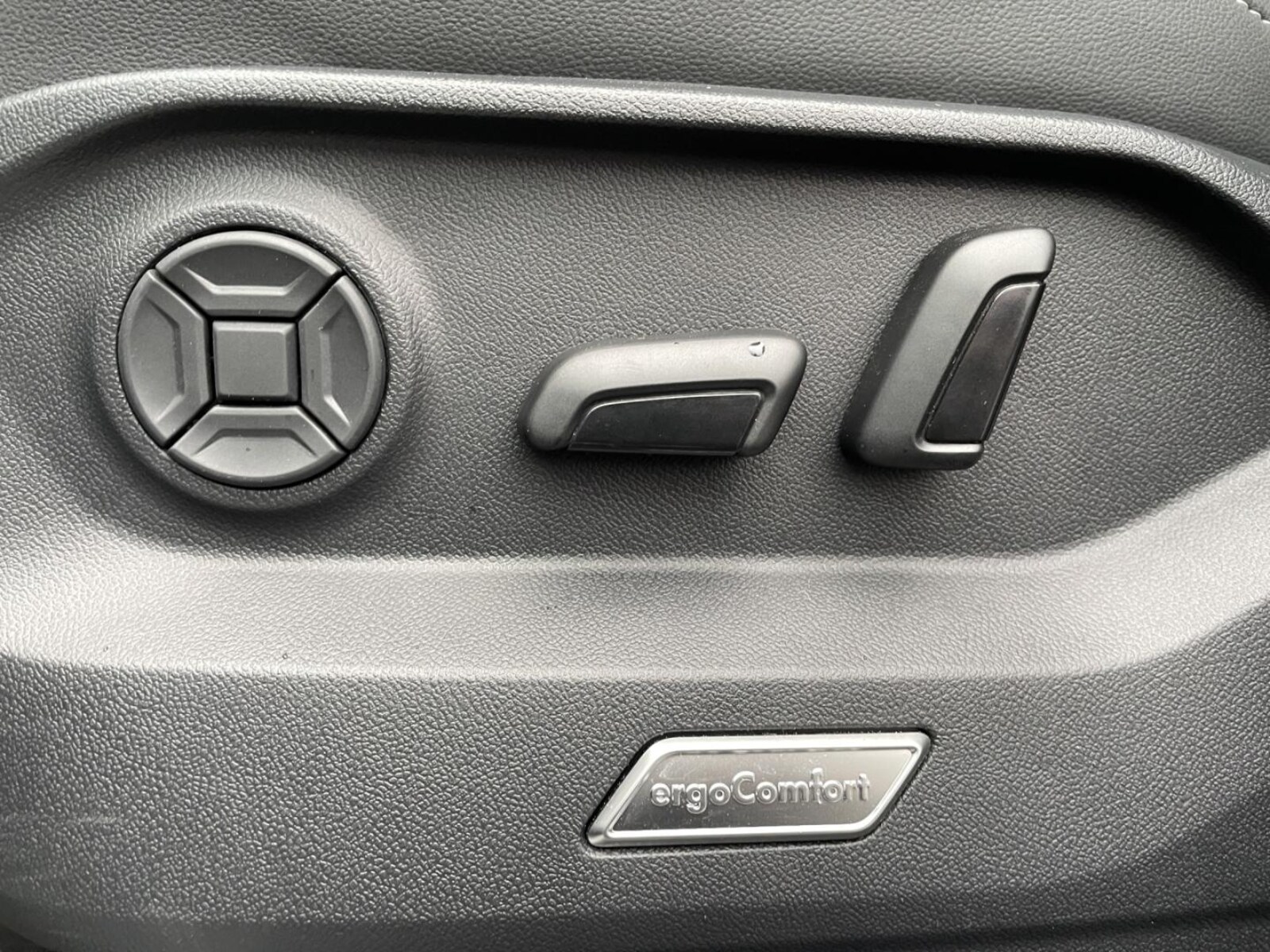 Volkswagen Touareg – Bild 15