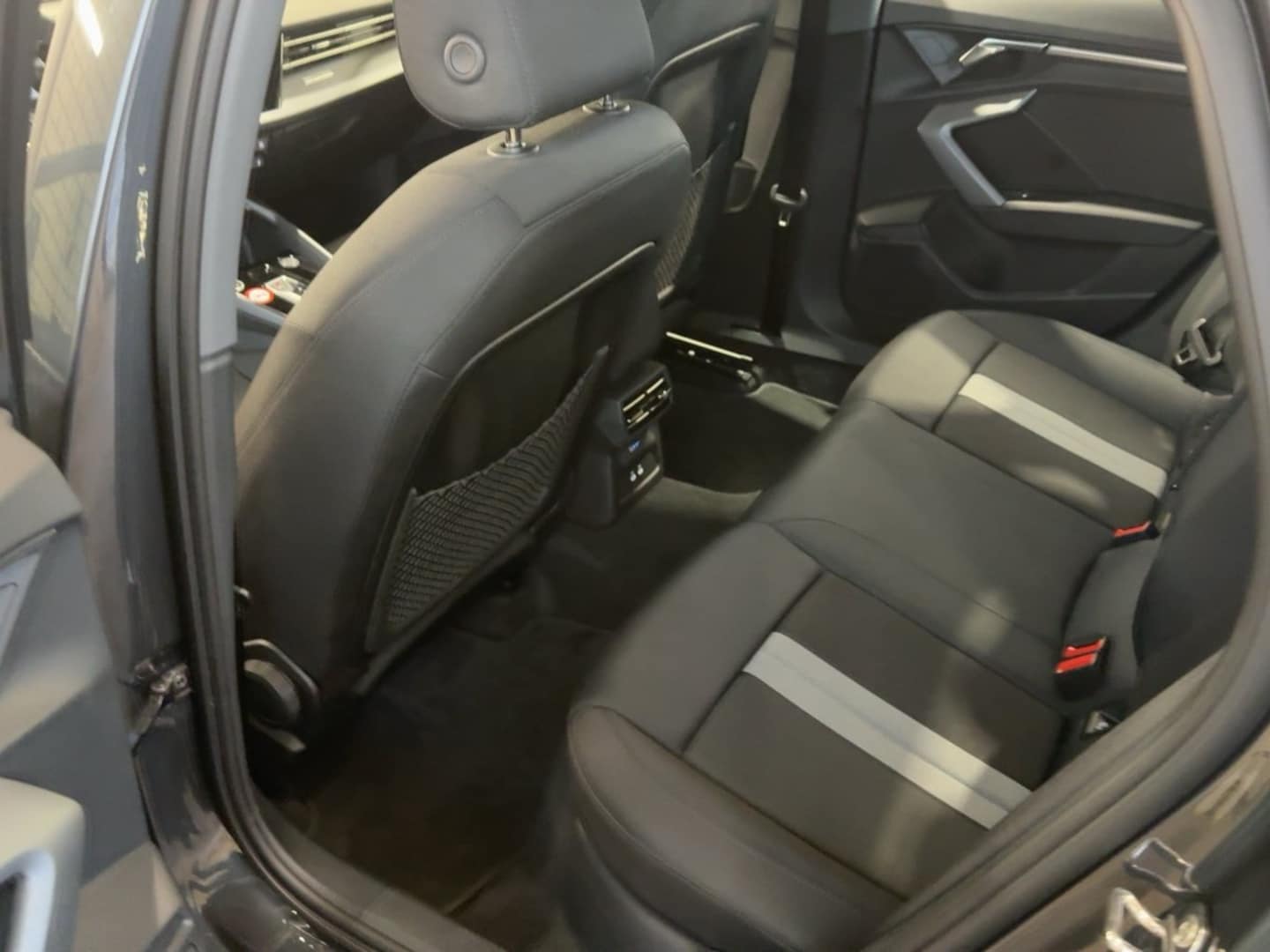 Bild über Audi A3 Limousine advanced 35 TDI S tronic - für weitere Informationen kontaktieren Sie den Audi Partner