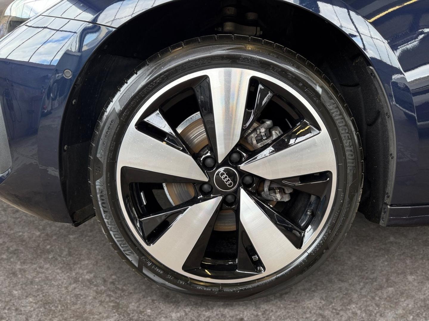 Bild über Audi A5 Avant TFSI S tronic - für weitere Informationen kontaktieren Sie den Audi Partner