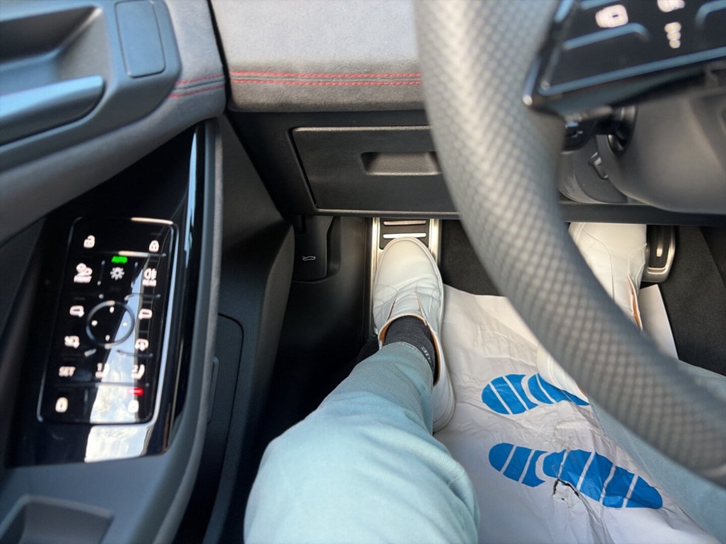 Bild über Audi S6 Avant e-tron e-tron quattro - für weitere Informationen kontaktieren Sie den Audi Partner