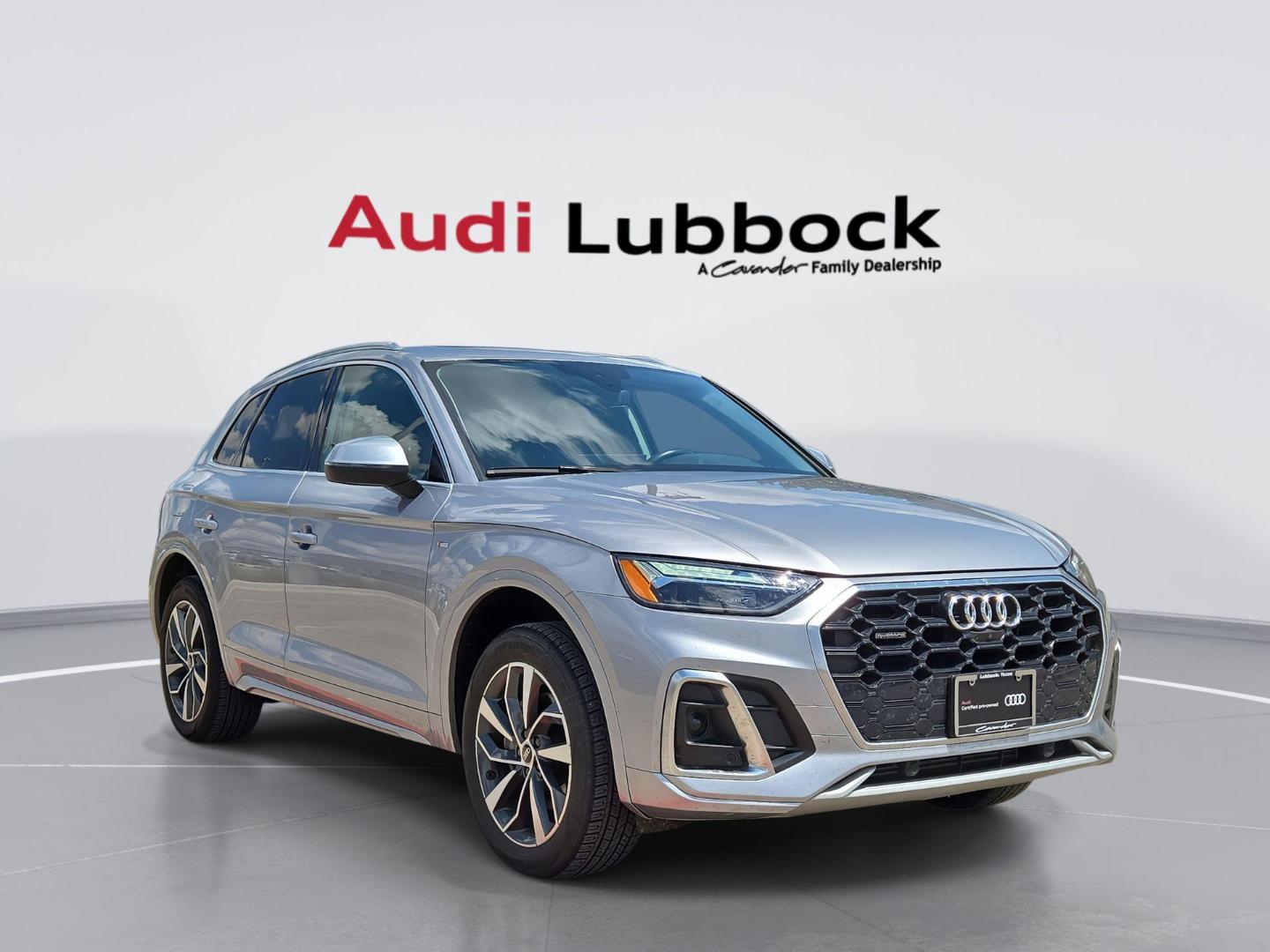 2022 Audi Q5 45 Premium Plus's photo