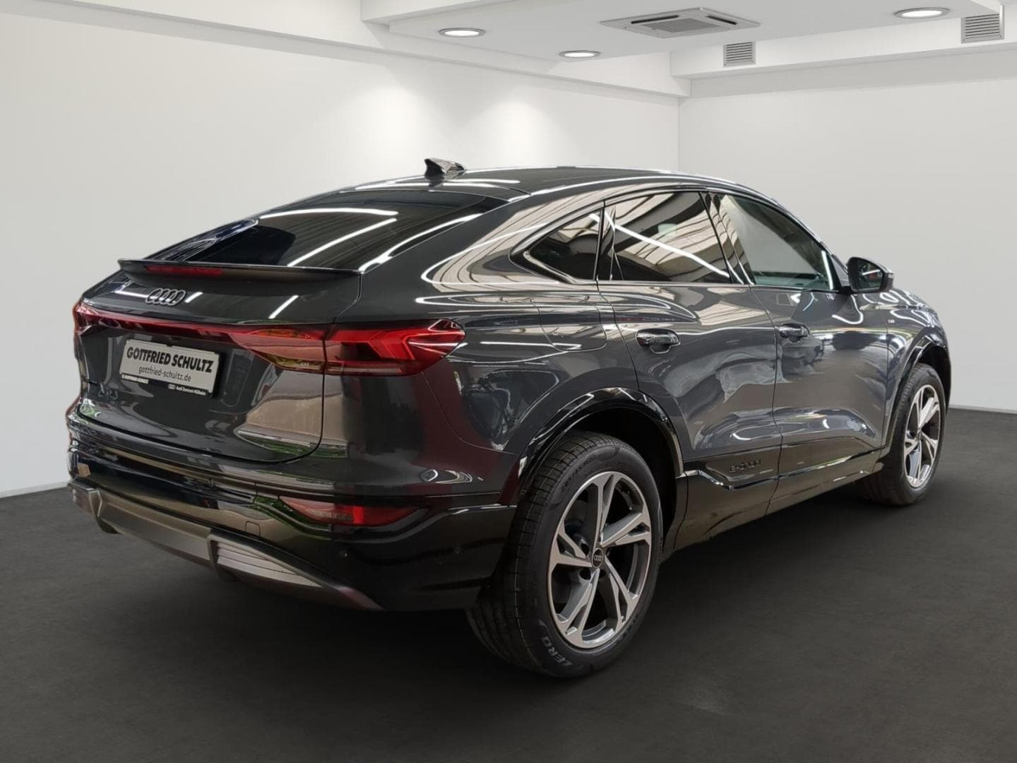 Bild über Audi Q6 Sportback e-tron S line business e-tron performance 225 kW - für weitere Informationen kontaktieren Sie den Audi Partner
