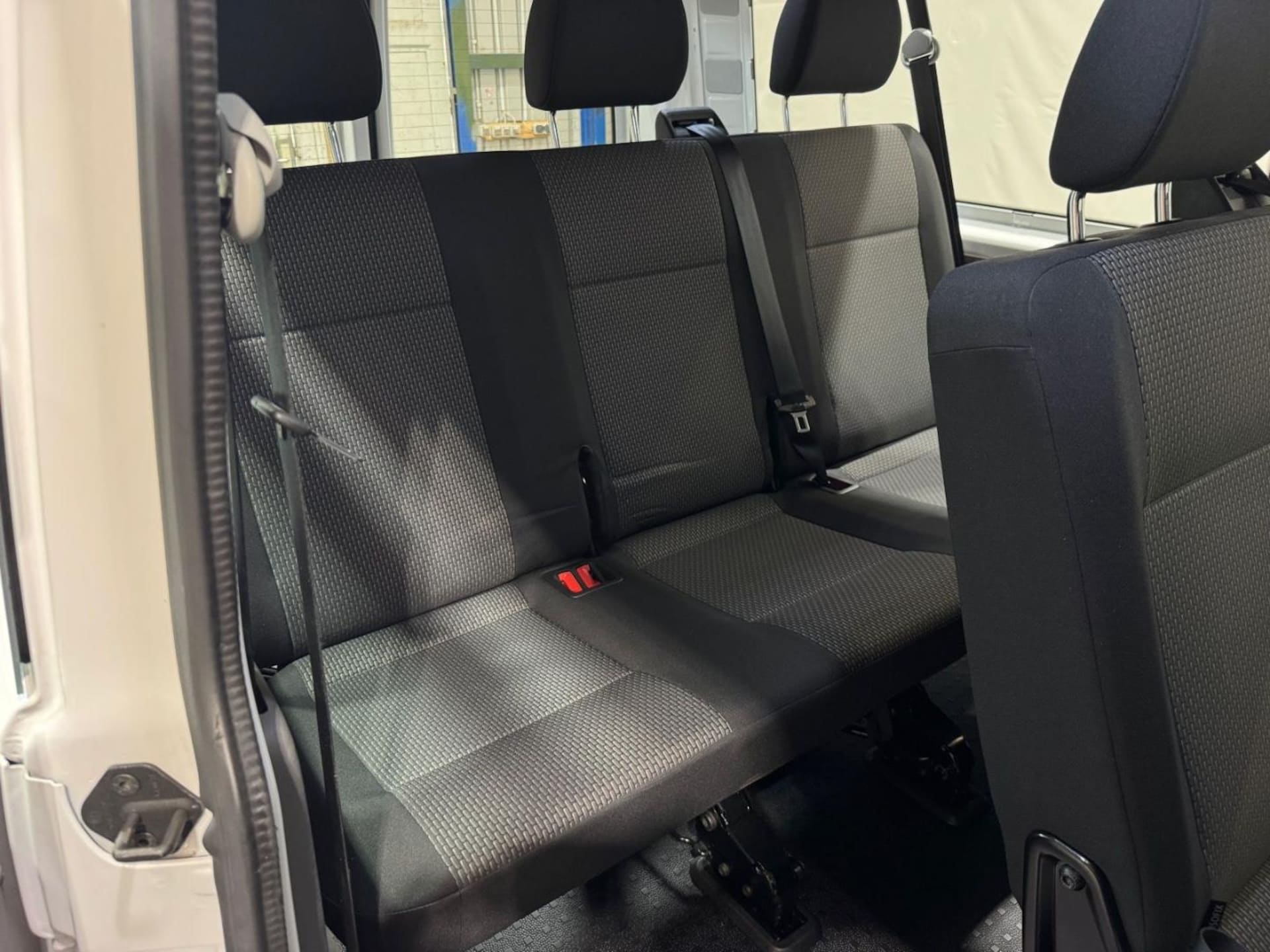Volkswagen T6.1 Transporter Kombi langer Radstand