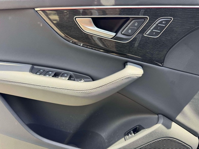 2025 Audi Q7 Premium Plus - Photo 11