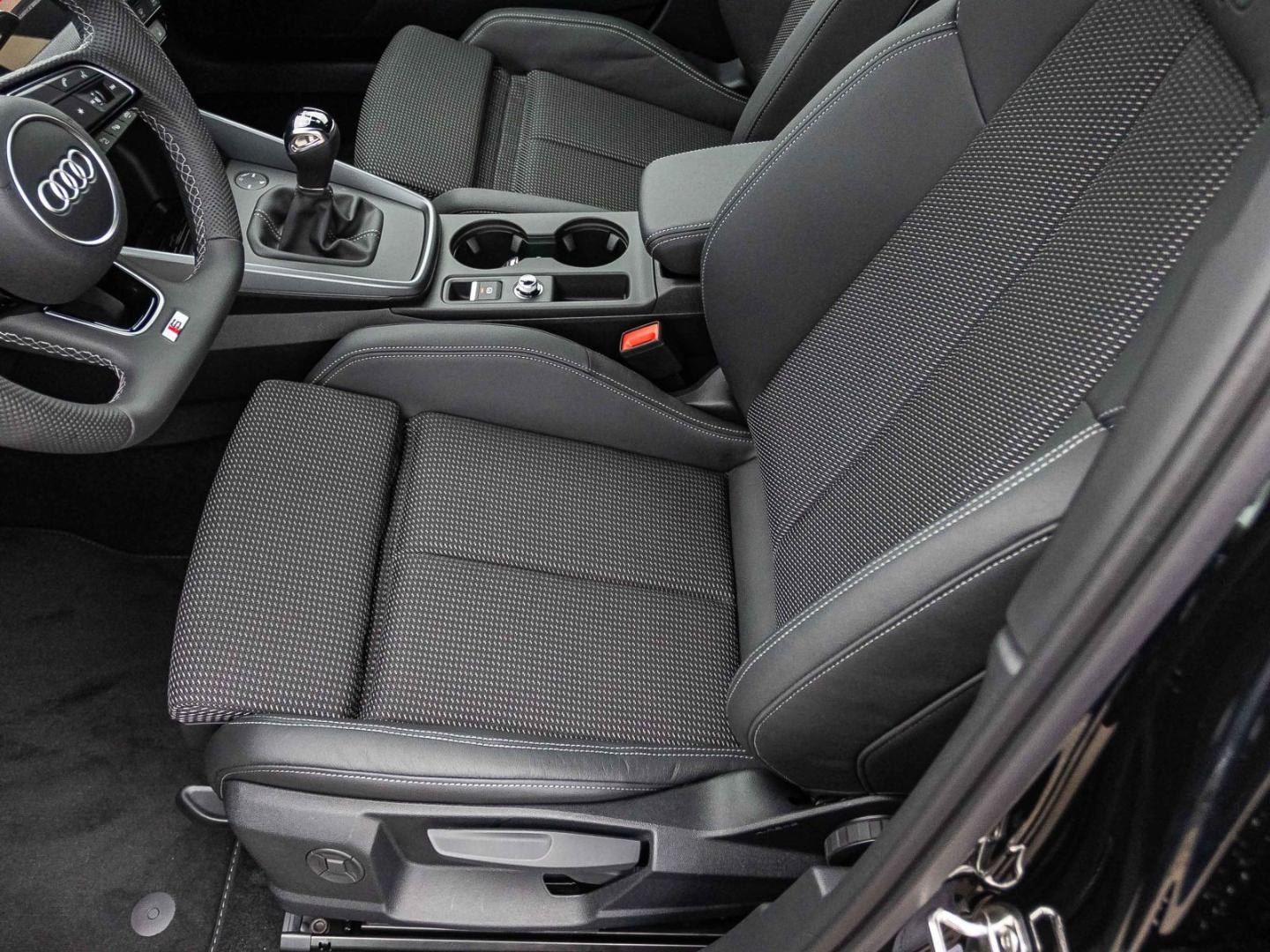 Bild über Audi A3 Sportback TFSI Schaltgetriebe - für weitere Informationen kontaktieren Sie den Audi Partner