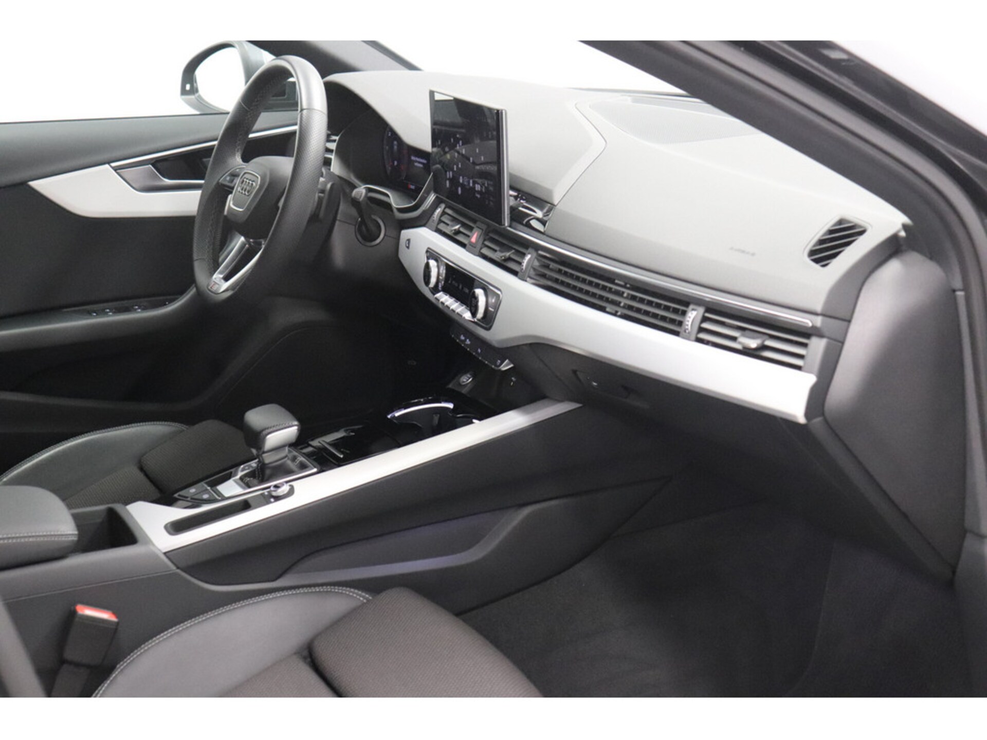 Audi A4 Avant S line