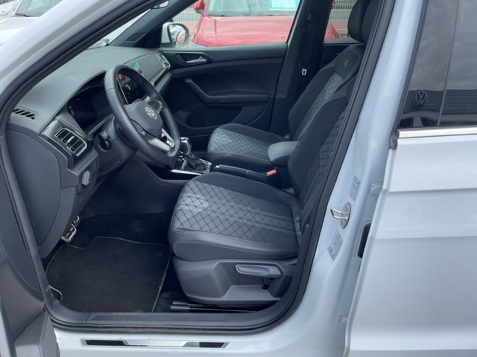 Volkswagen T-Cross – Bild 11