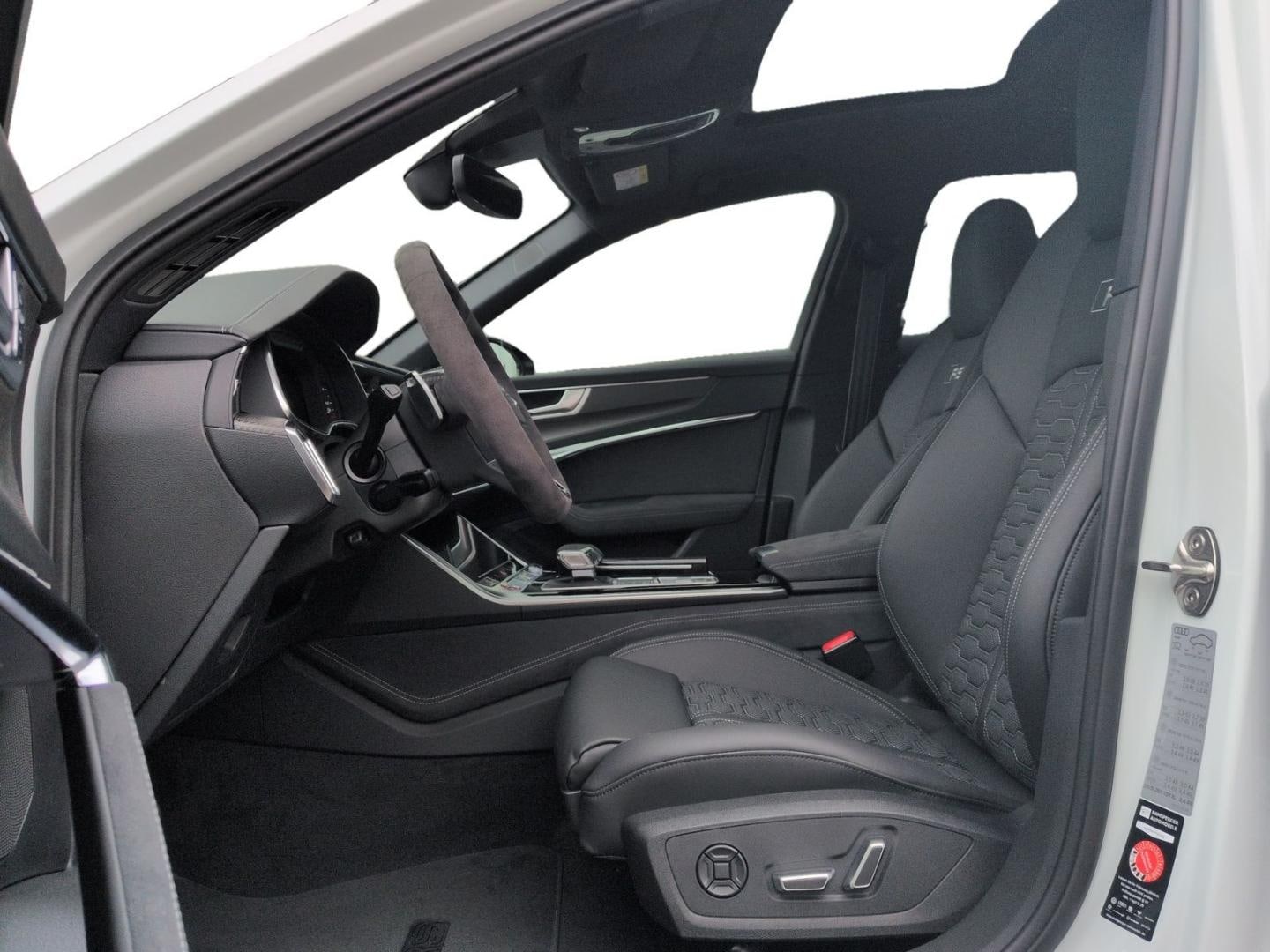 Bild über Audi RS 6 Avant performance quattro tiptronic - für weitere Informationen kontaktieren Sie den Audi Partner