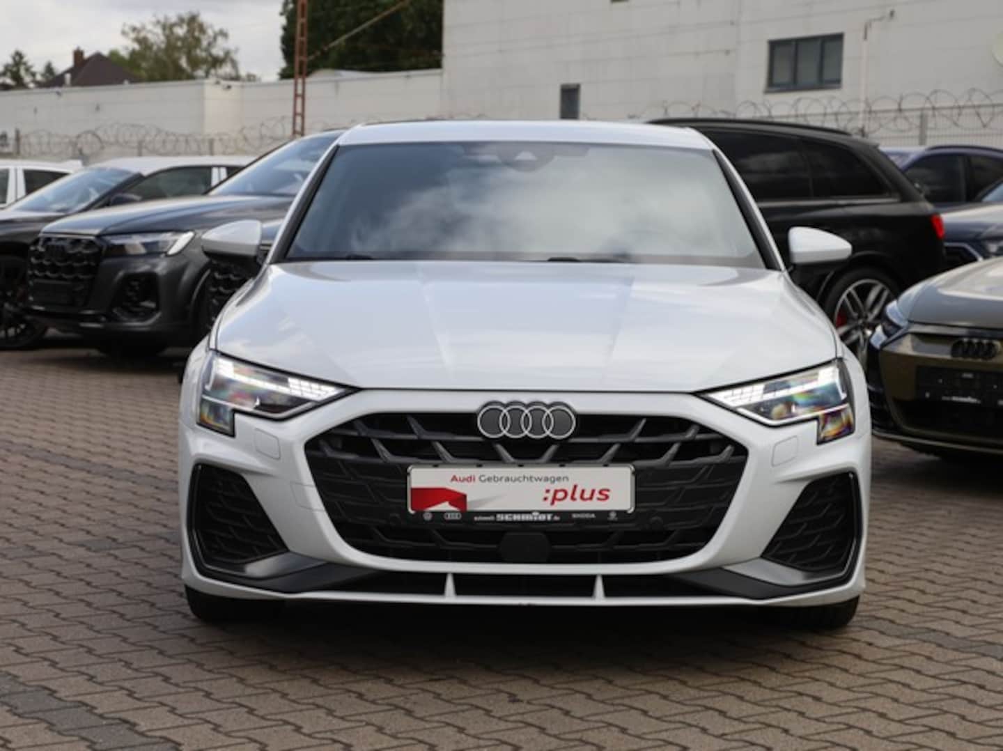 Bild über Audi A3 Sportback S line 35 TFSI S tronic - für weitere Informationen kontaktieren Sie den Audi Partner