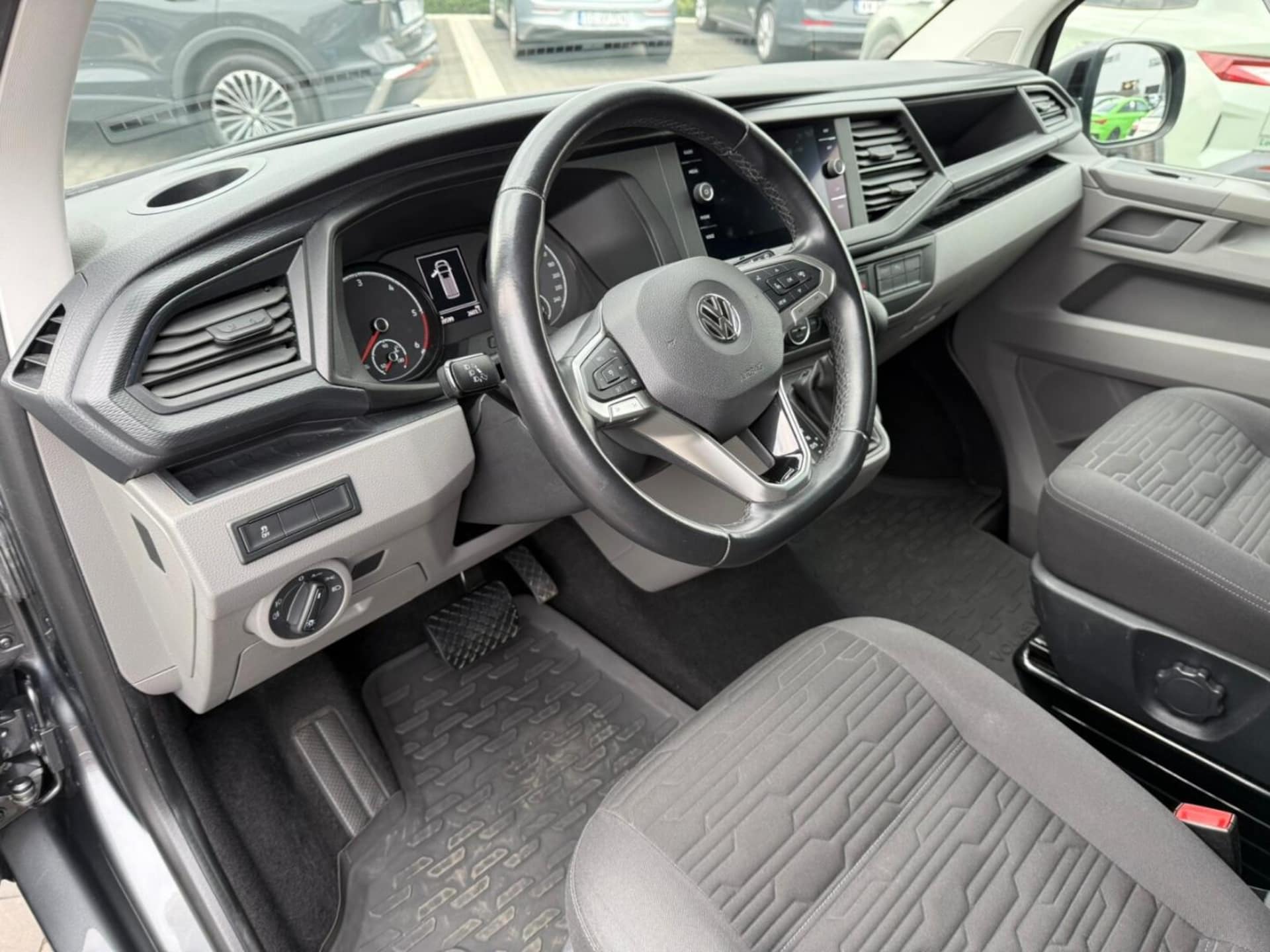 Volkswagen Caravelle 6.1 krótki rozstaw osi SE