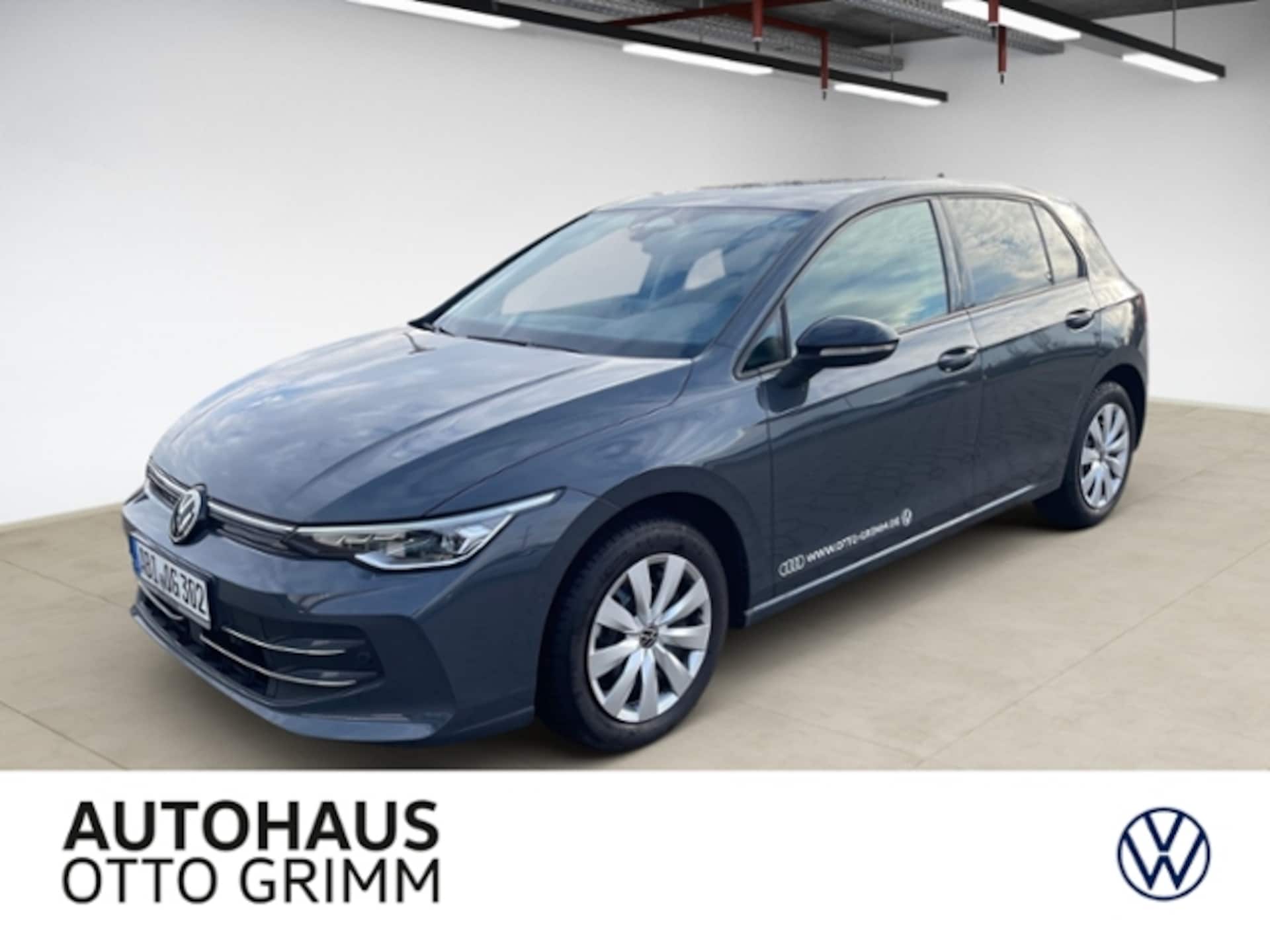 Volkswagen Golf 2026 — VIII 1.5 eTSI Energy DSG Kamera LED