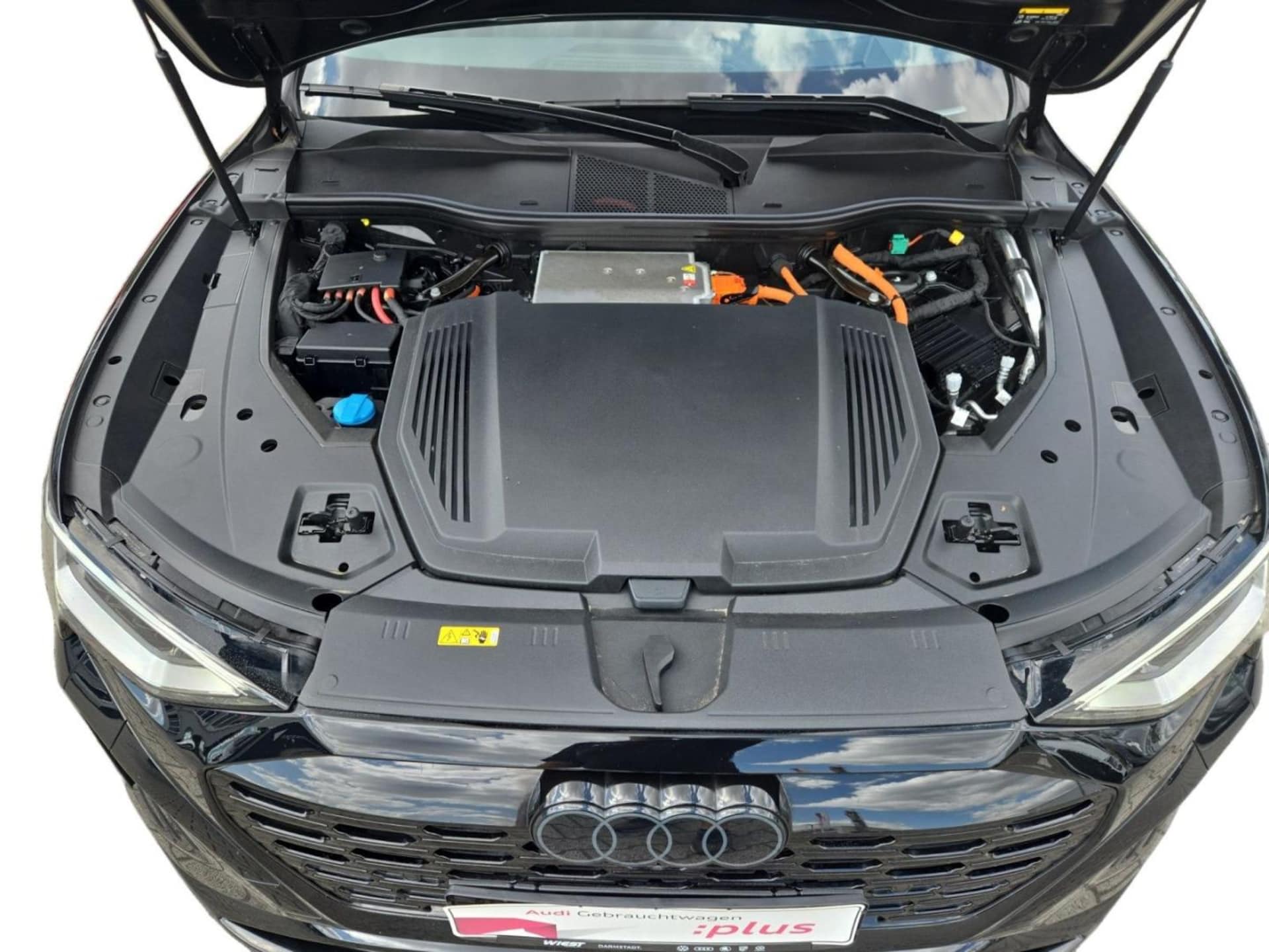 Audi Q8 e-tron S line