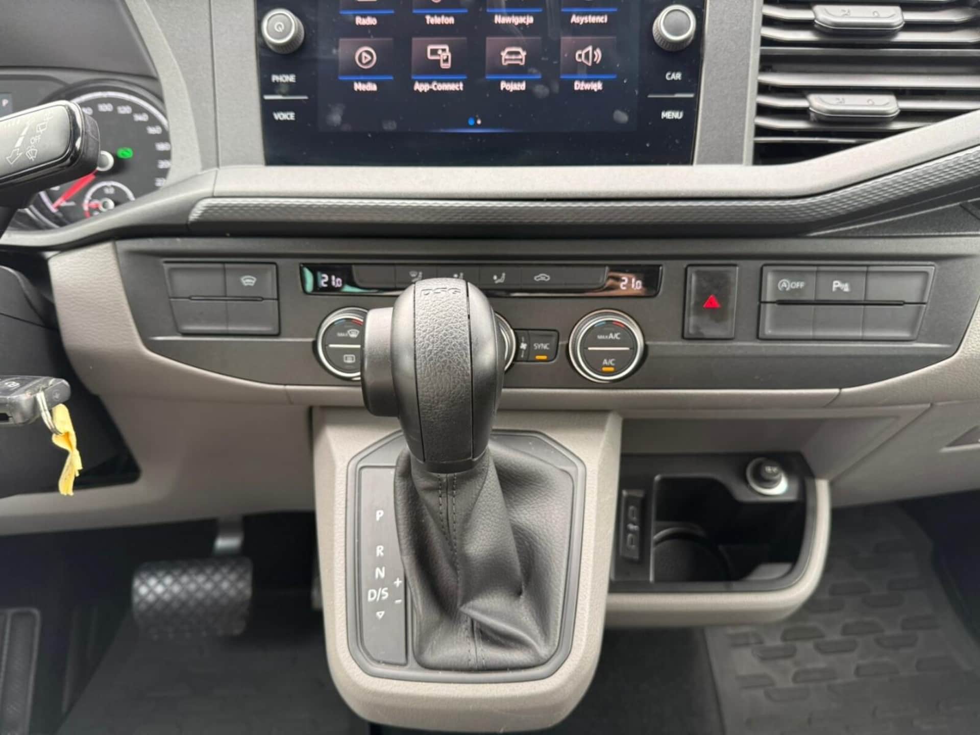Volkswagen Caravelle 6.1 krótki rozstaw osi SE