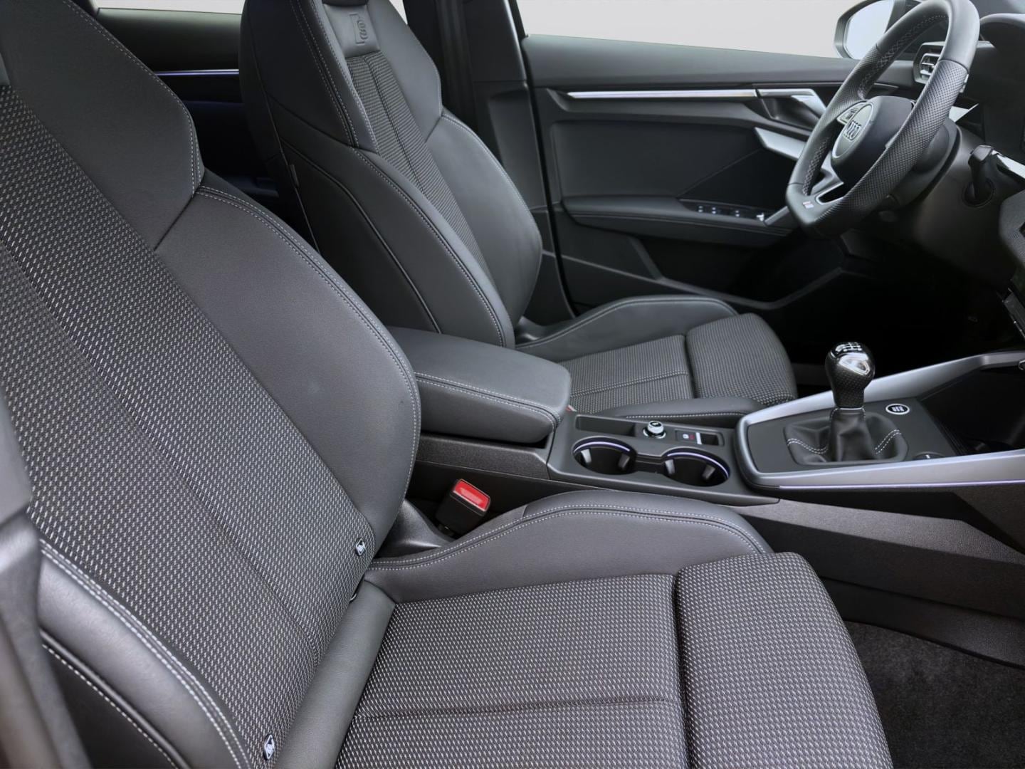 Bild über Audi A3 Sportback TFSI Schaltgetriebe - für weitere Informationen kontaktieren Sie den Audi Partner