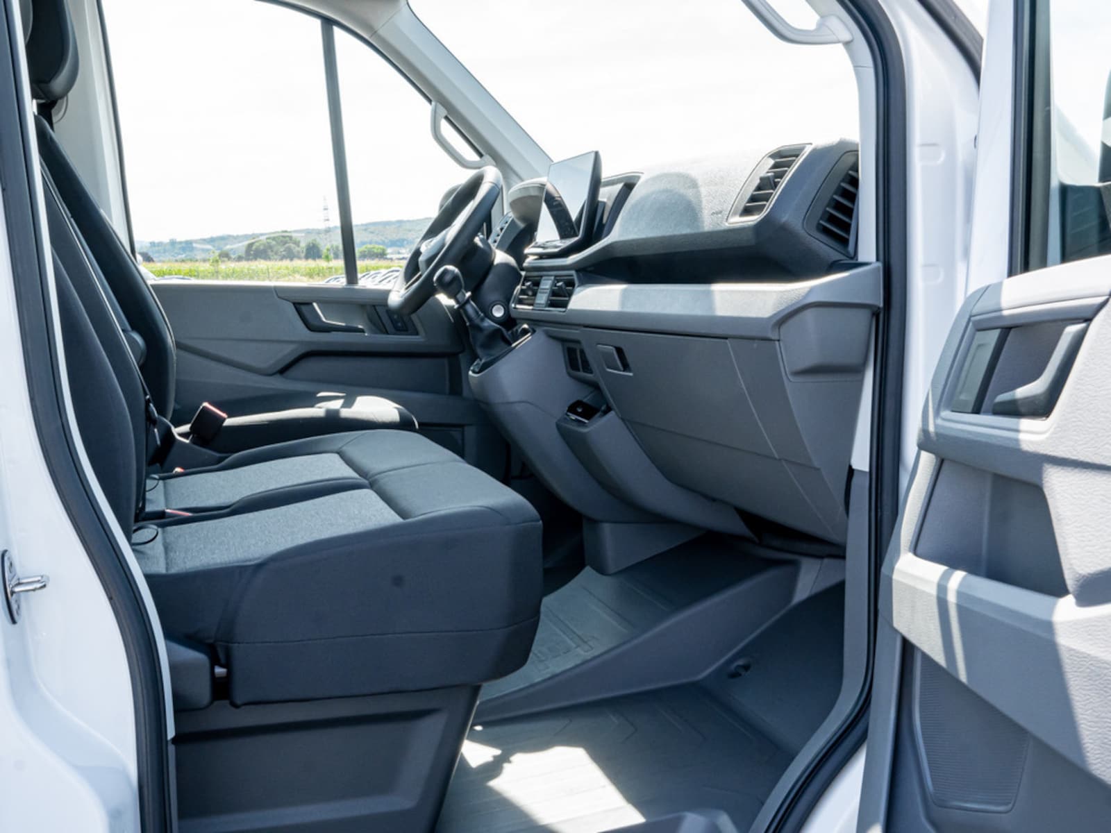 Volkswagen Crafter Kasten mittlerer Radstand – Bild 2