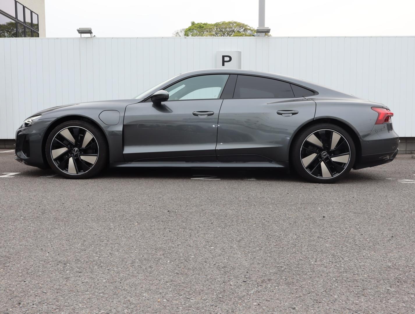 Image about Audi e-tron GT e-tron GT quattro 350,00 kW