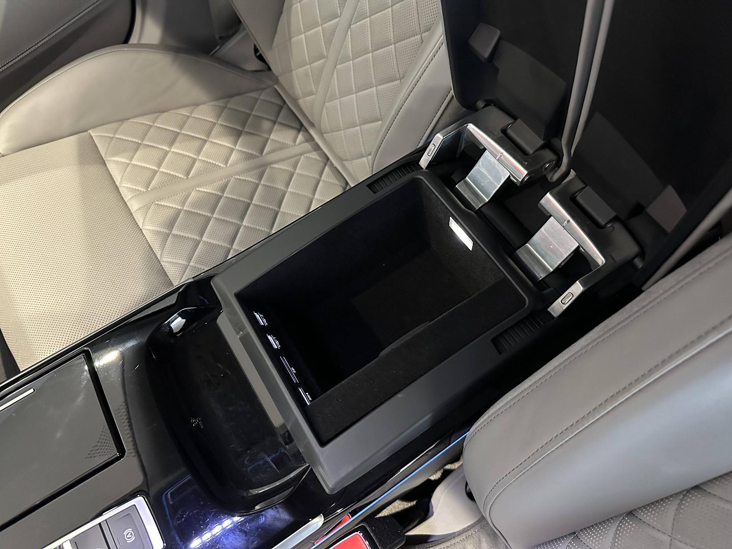 Image about Audi A8 L TFSI e Avus Extended 60 TFSI e quattro 330 kW (449 ch) tiptronic