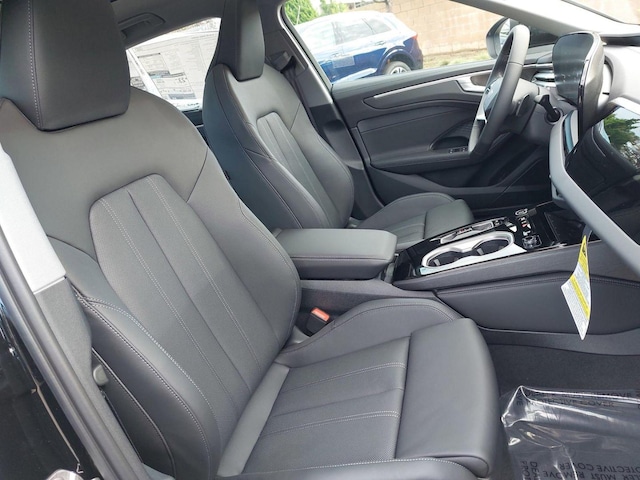 2026 Audi A6 Premium Plus - Photo 10
