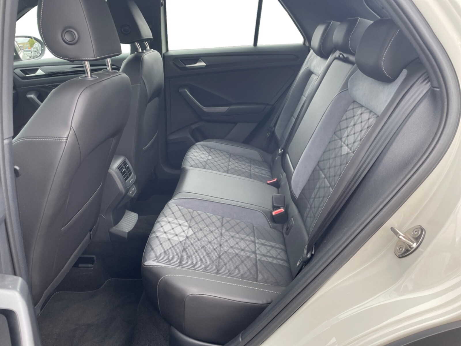 Volkswagen T-Roc – Bild 13