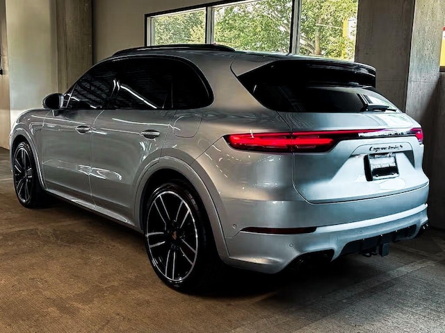 2023 Porsche Cayenne E-Hybrid Coupe