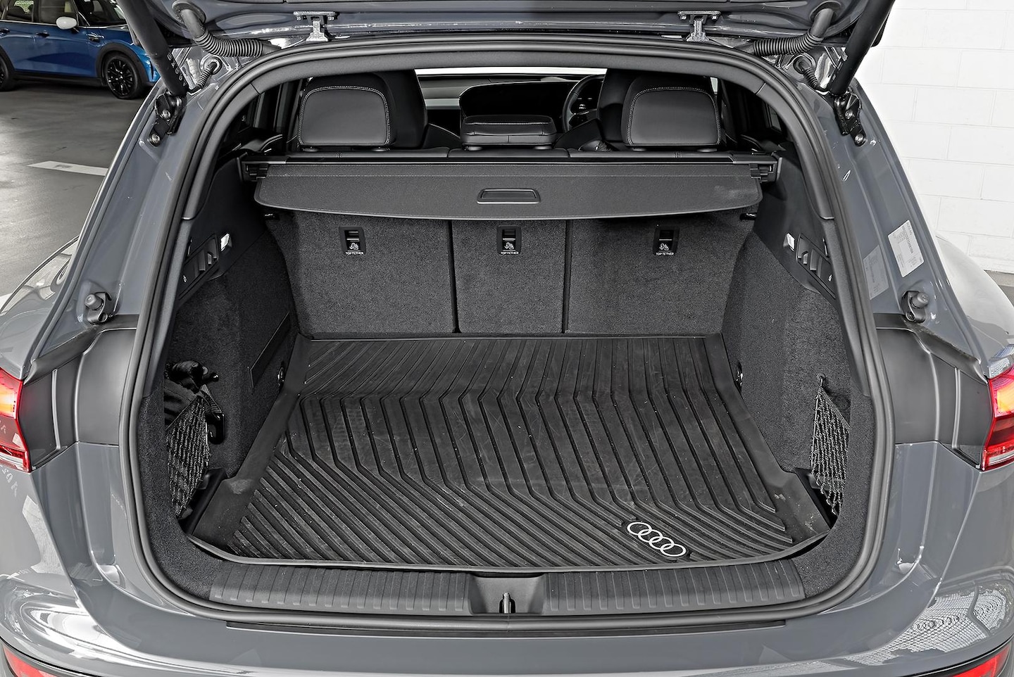 Image about Audi Q6 SUV e-tron e-tron quattro