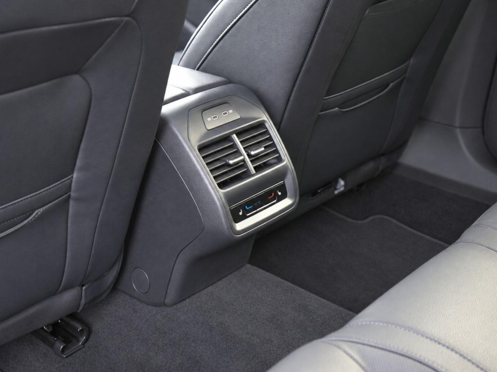 Škoda Superb Combi – Bild 23