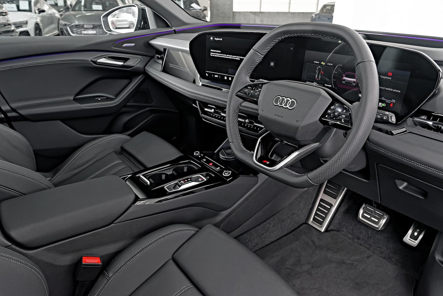 Image about Audi Q6 SUV e-tron e-tron quattro