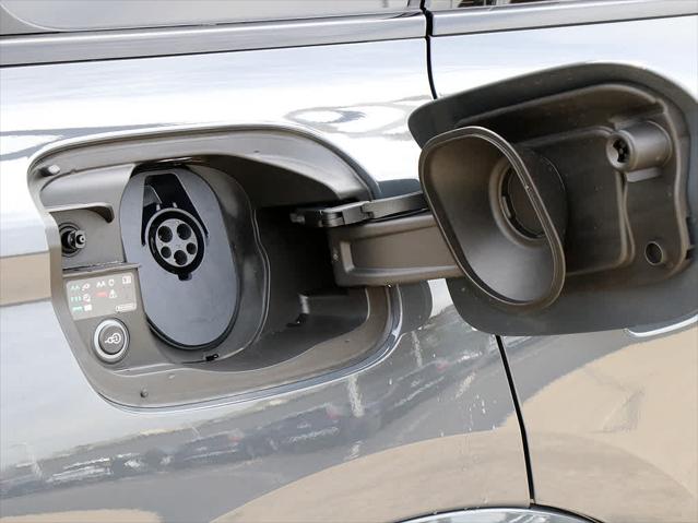 2025 AUDI SQ6 - Image 8