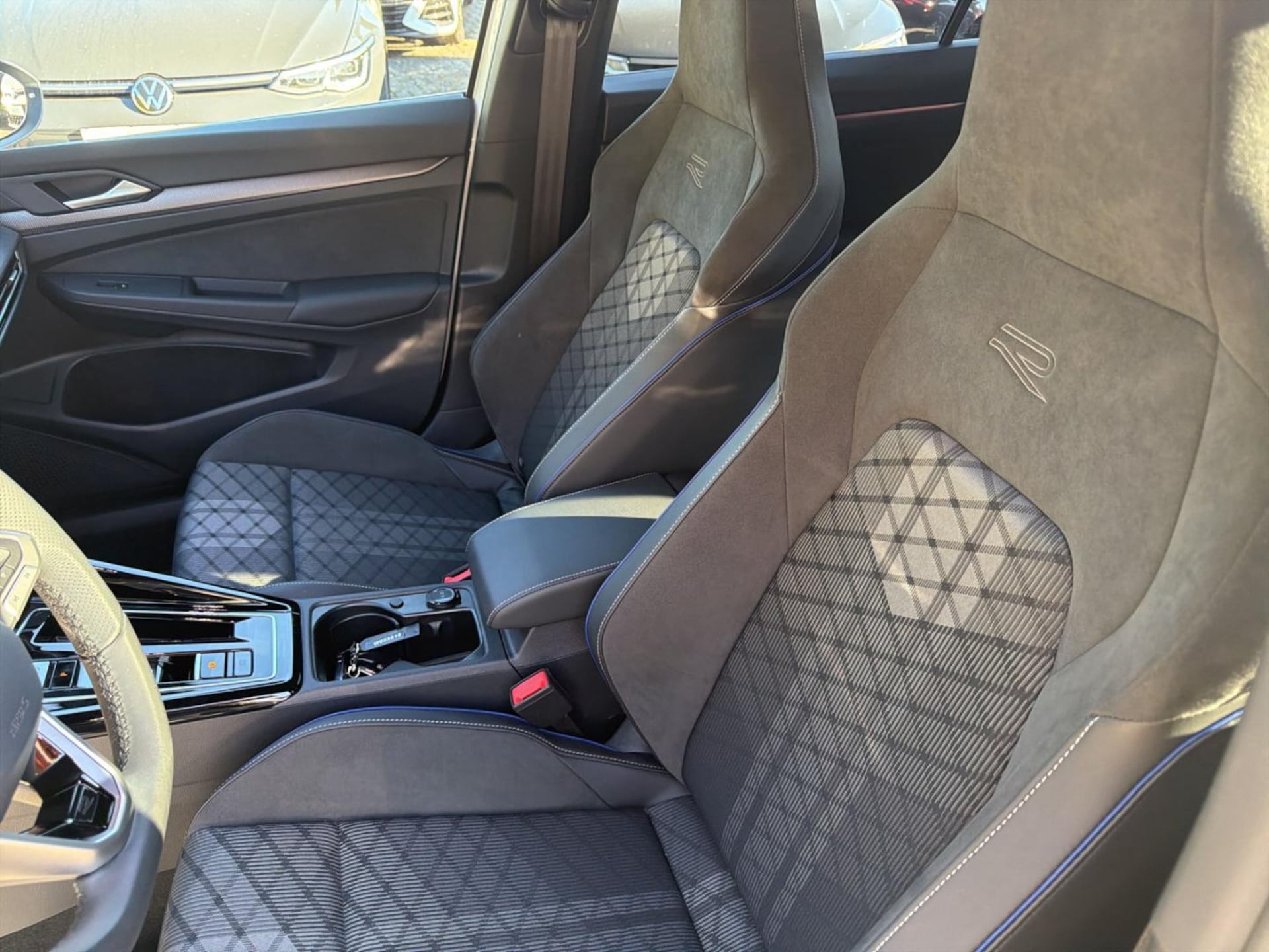 Volkswagen Golf Variant R-Line