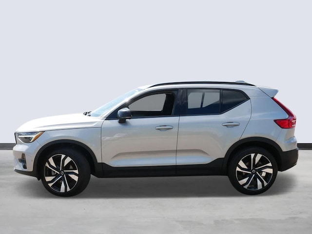 2023 Volvo XC40