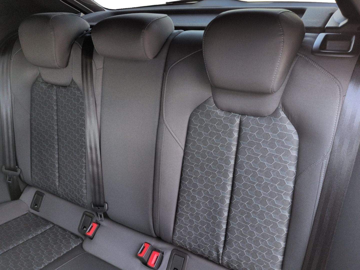 Bild über Audi A1 Sportback S line 30 TFSI S tronic - für weitere Informationen kontaktieren Sie den Audi Partner
