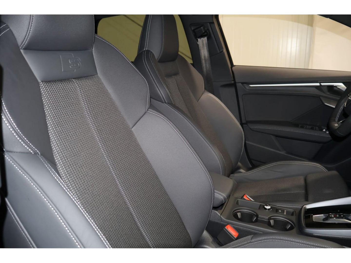 Bild über Audi A3 Sportback S line 35 TDI S tronic - für weitere Informationen kontaktieren Sie den Audi Partner