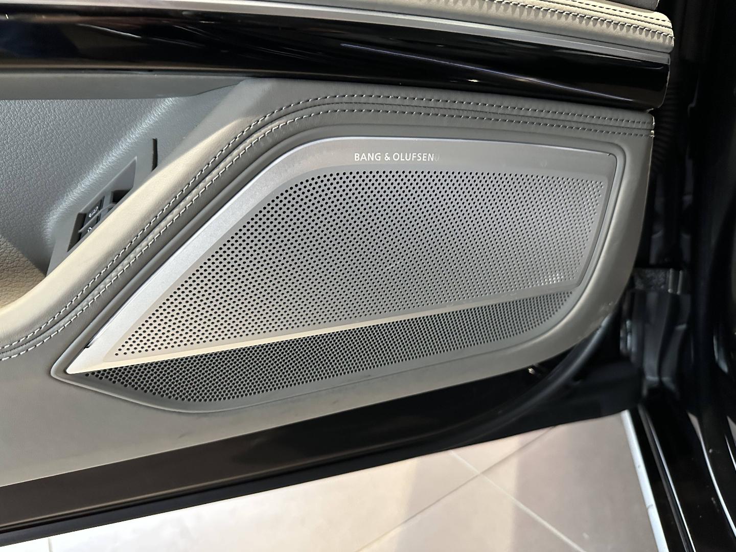 Image about Audi A8 L TFSI e Avus Extended 60 TFSI e quattro 330 kW (449 ch) tiptronic