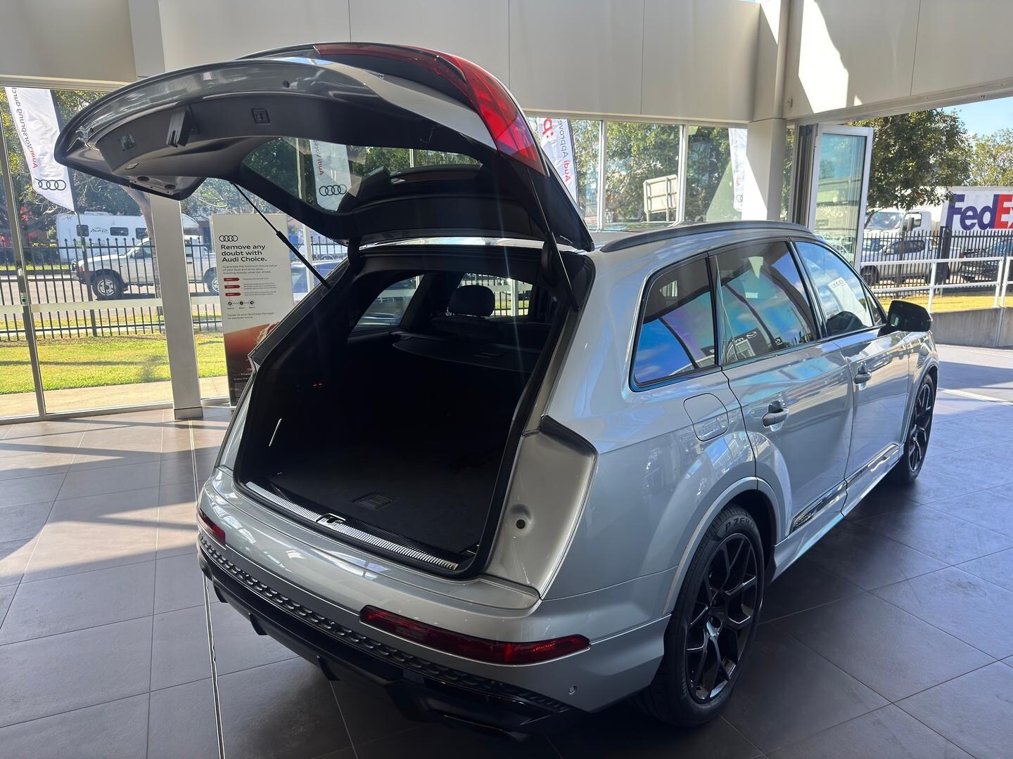 Image about Audi Q7 SUV Q7 S line TDI quattro tiptronic