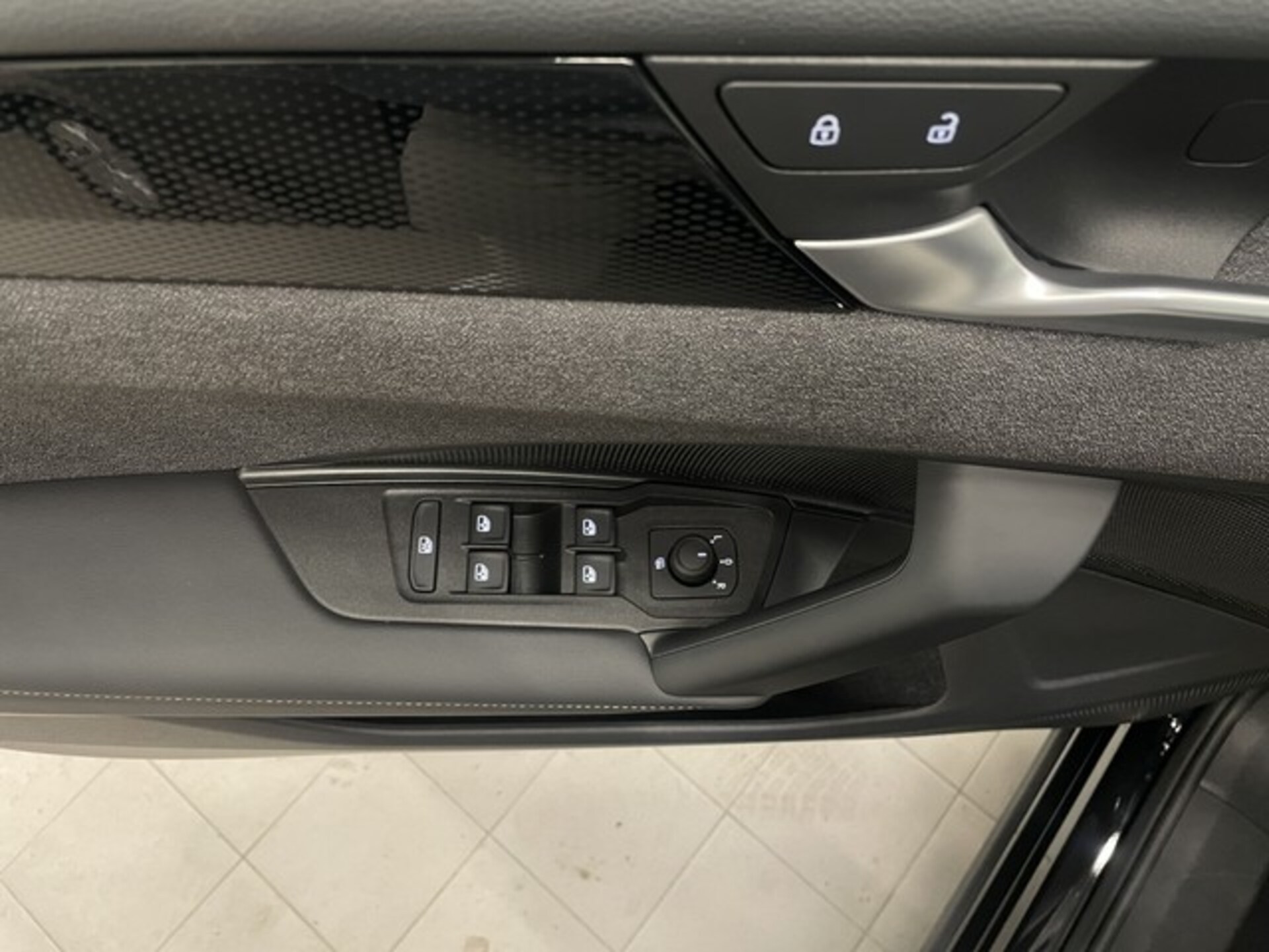 Volkswagen Tiguan Basis-Modell