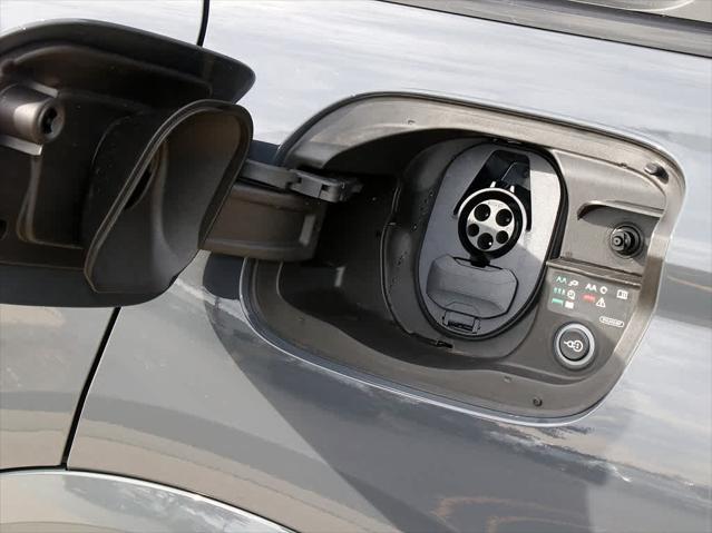 2025 AUDI SQ6 - Image 12